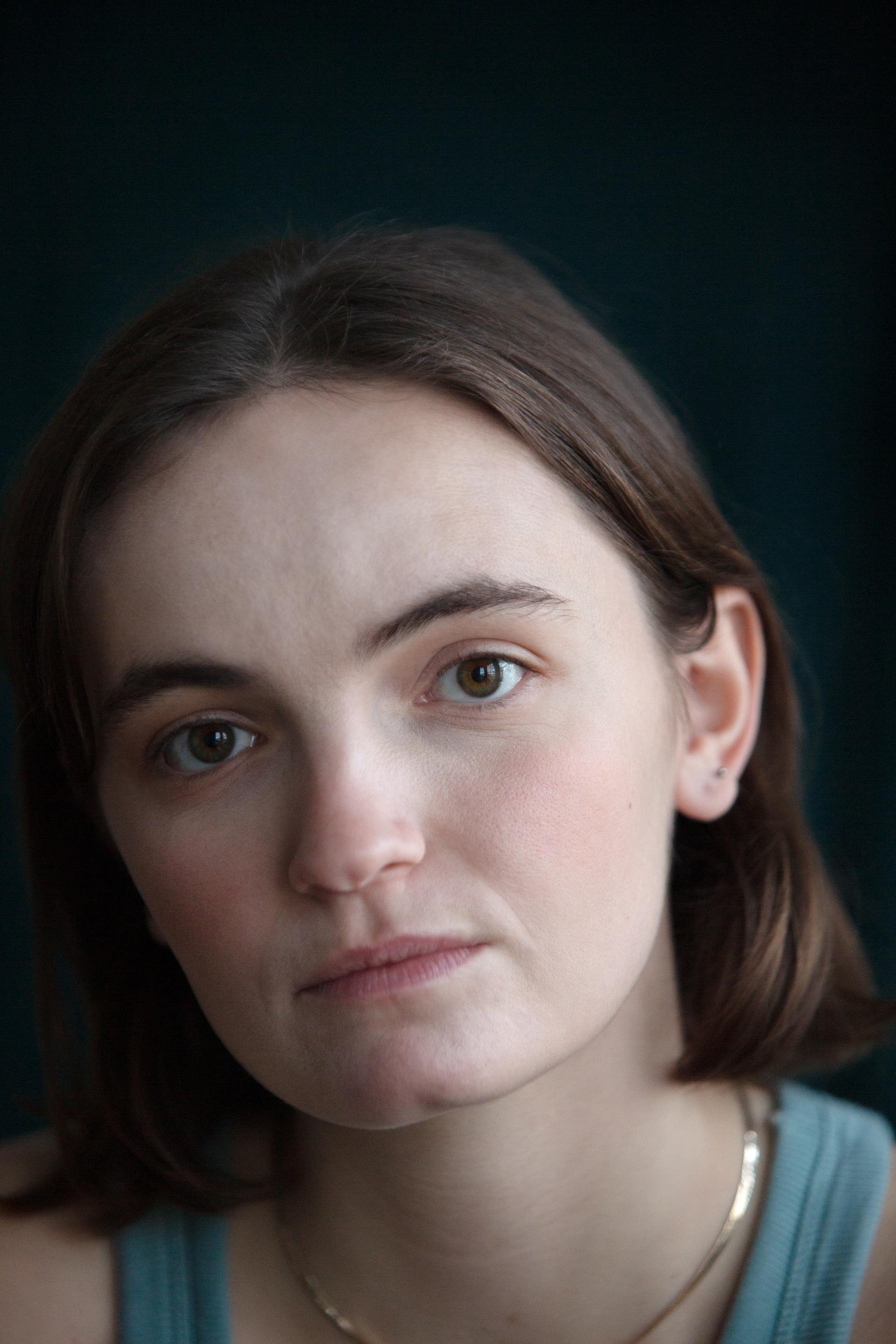 actor Abigail Lawrie large photo