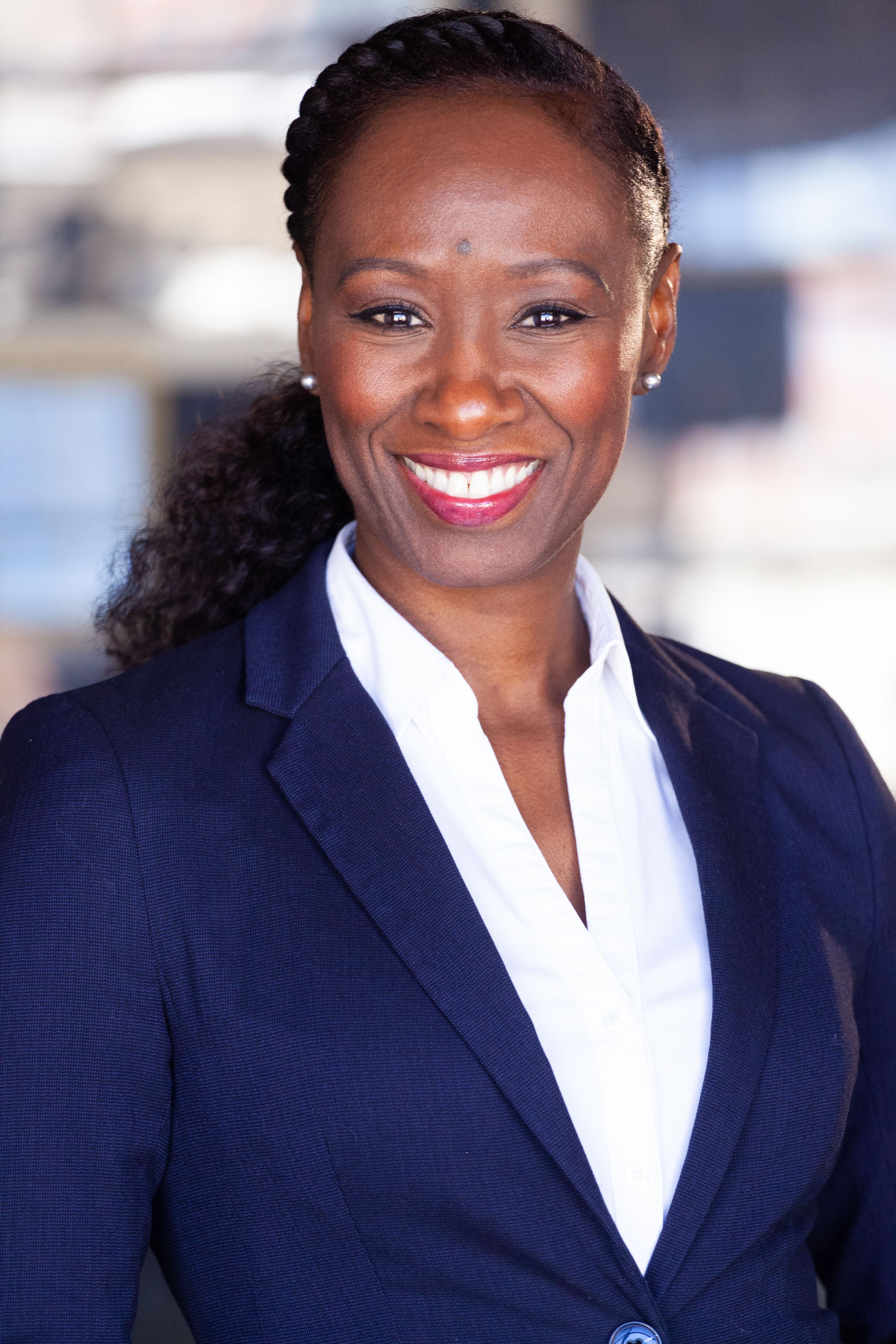 actor Tanya Alexander large photo