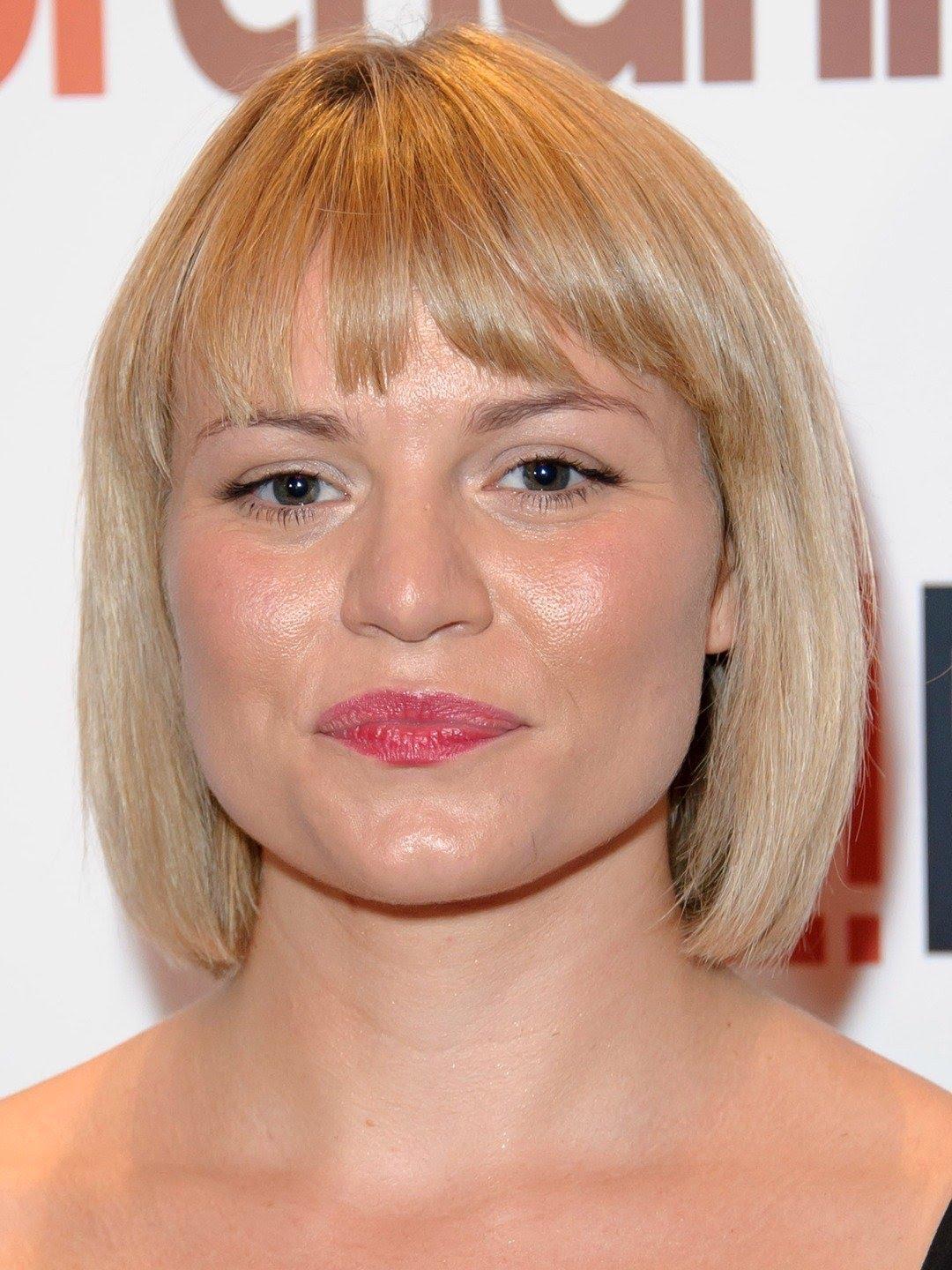 actor Holly Goss large photo