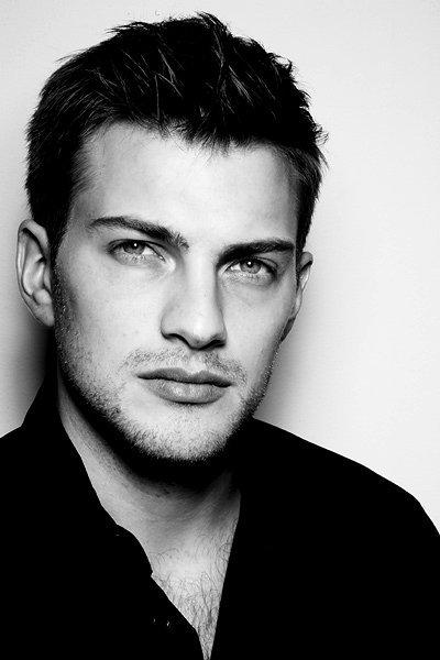 actor Andreas Wilson large photo