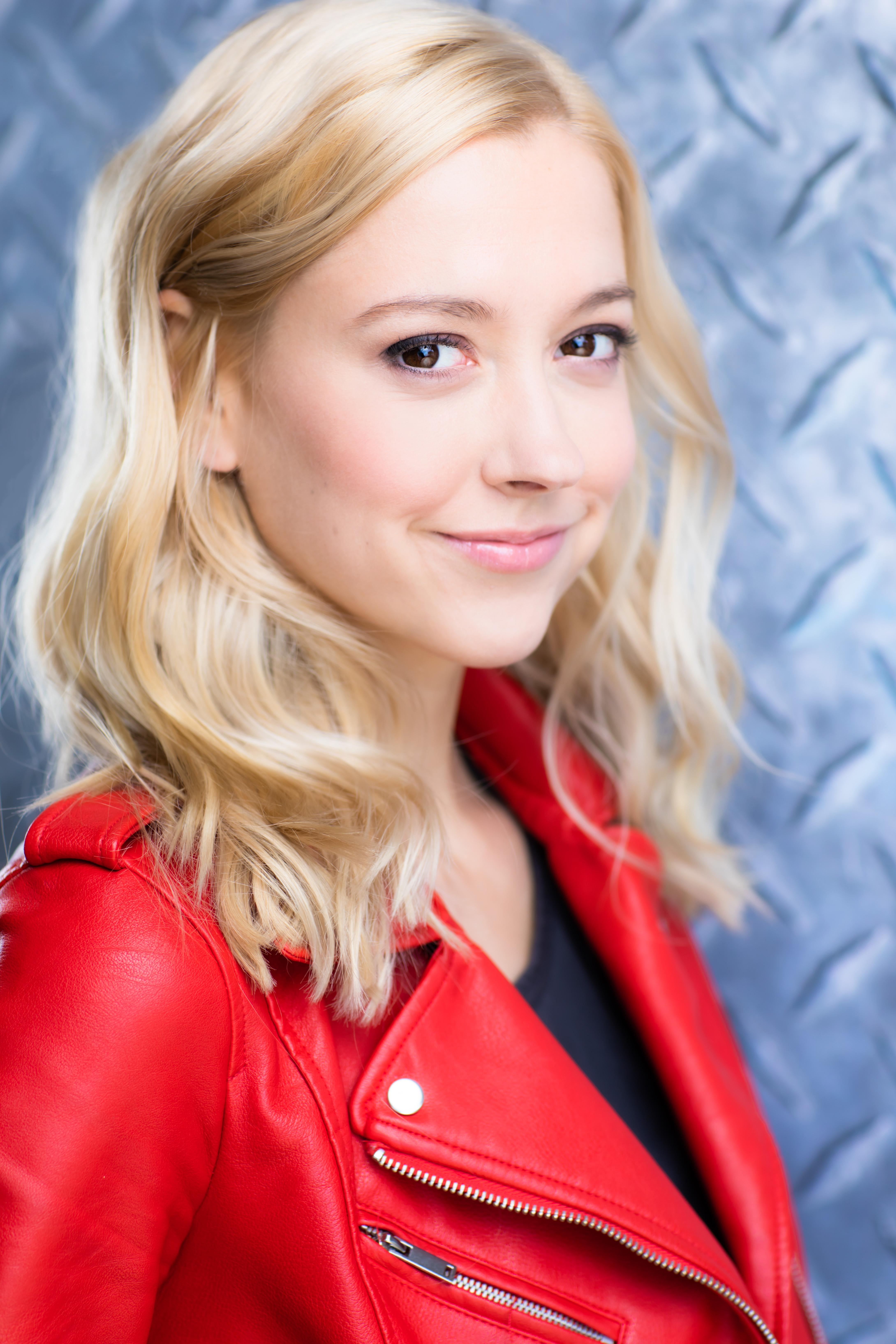 actor Emily Braff large photo