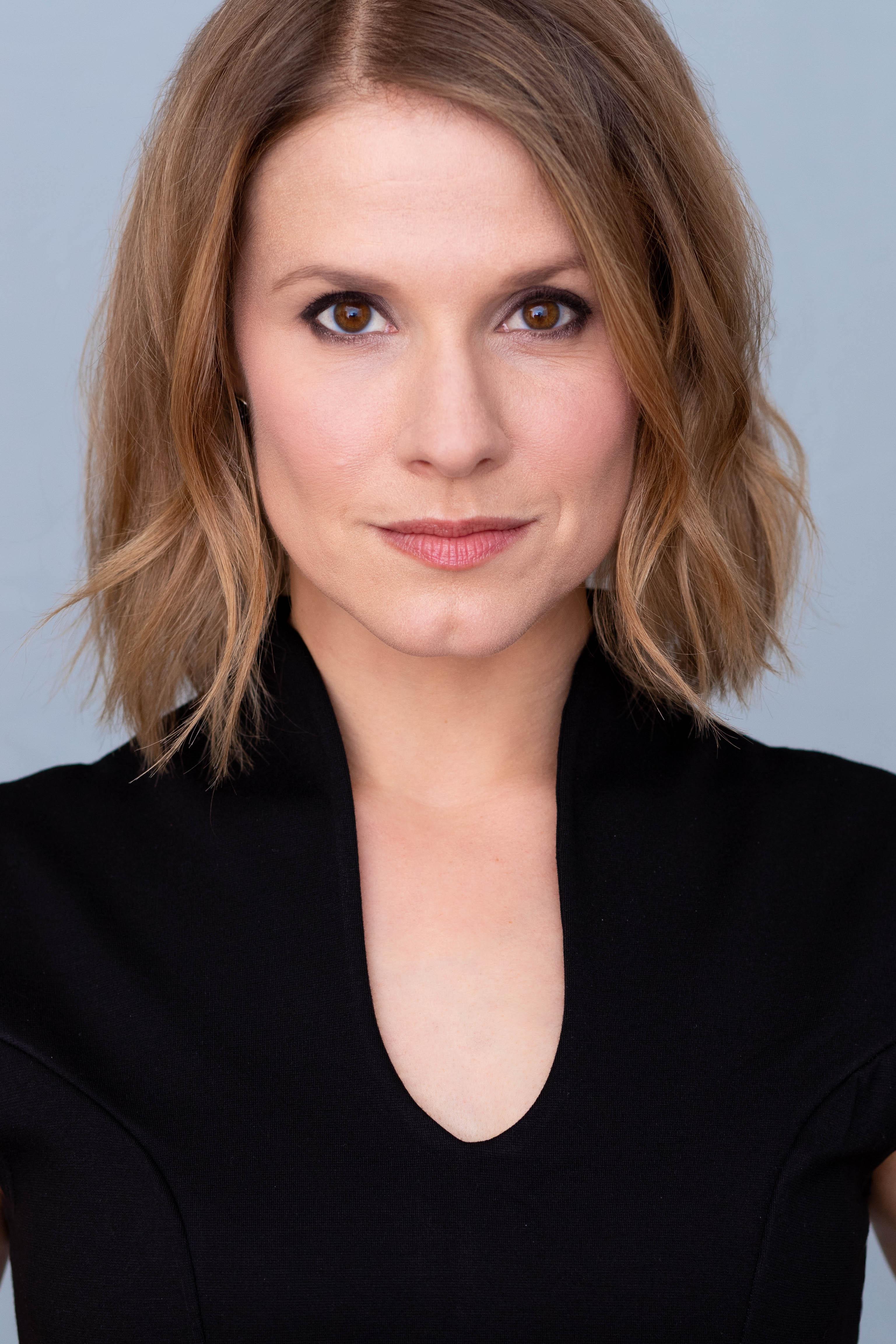 actor Maya Sayre large photo