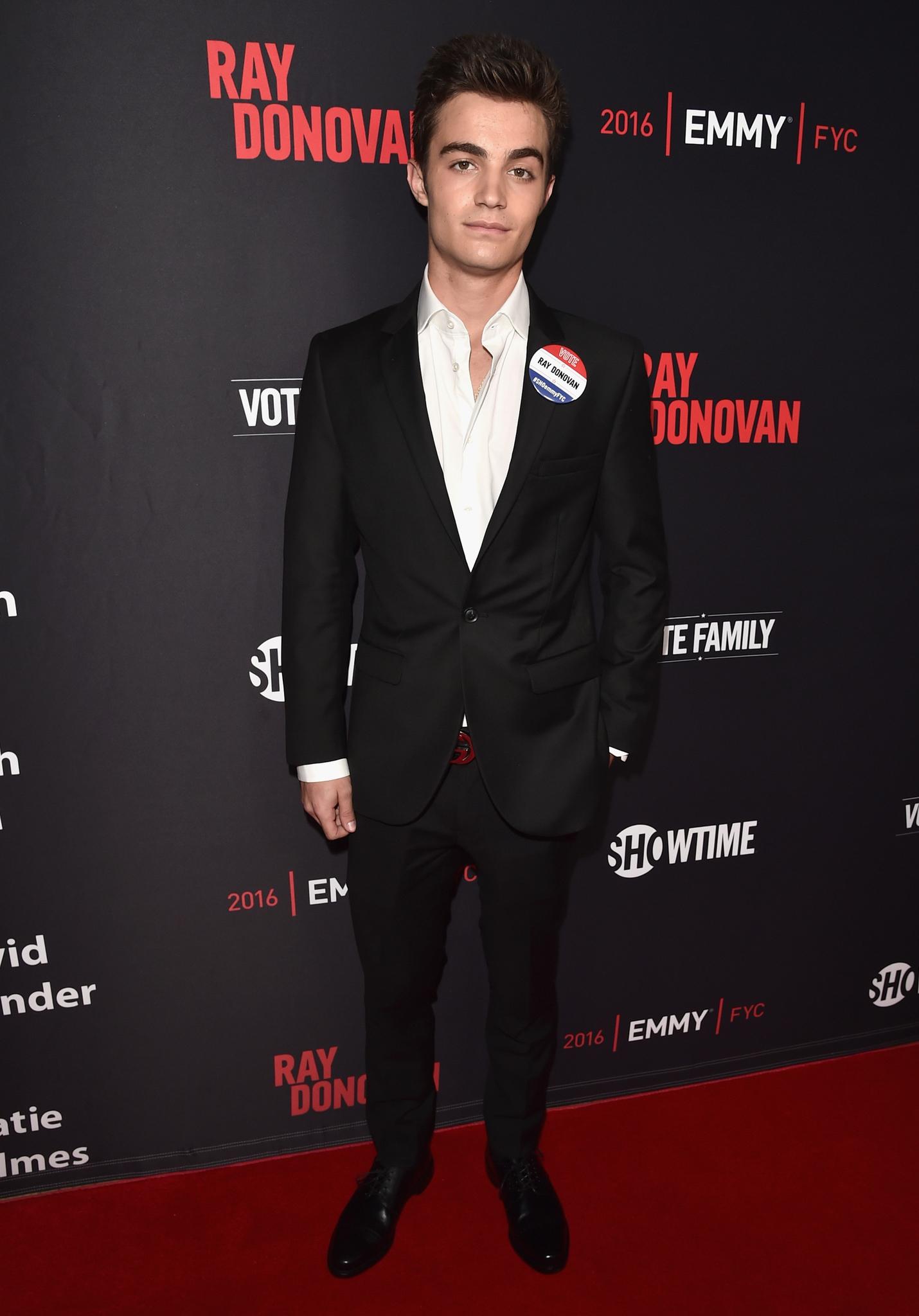 actor Devon Bagby large photo