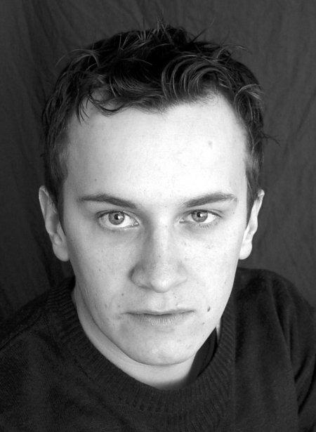 actor Luke Lennox large photo
