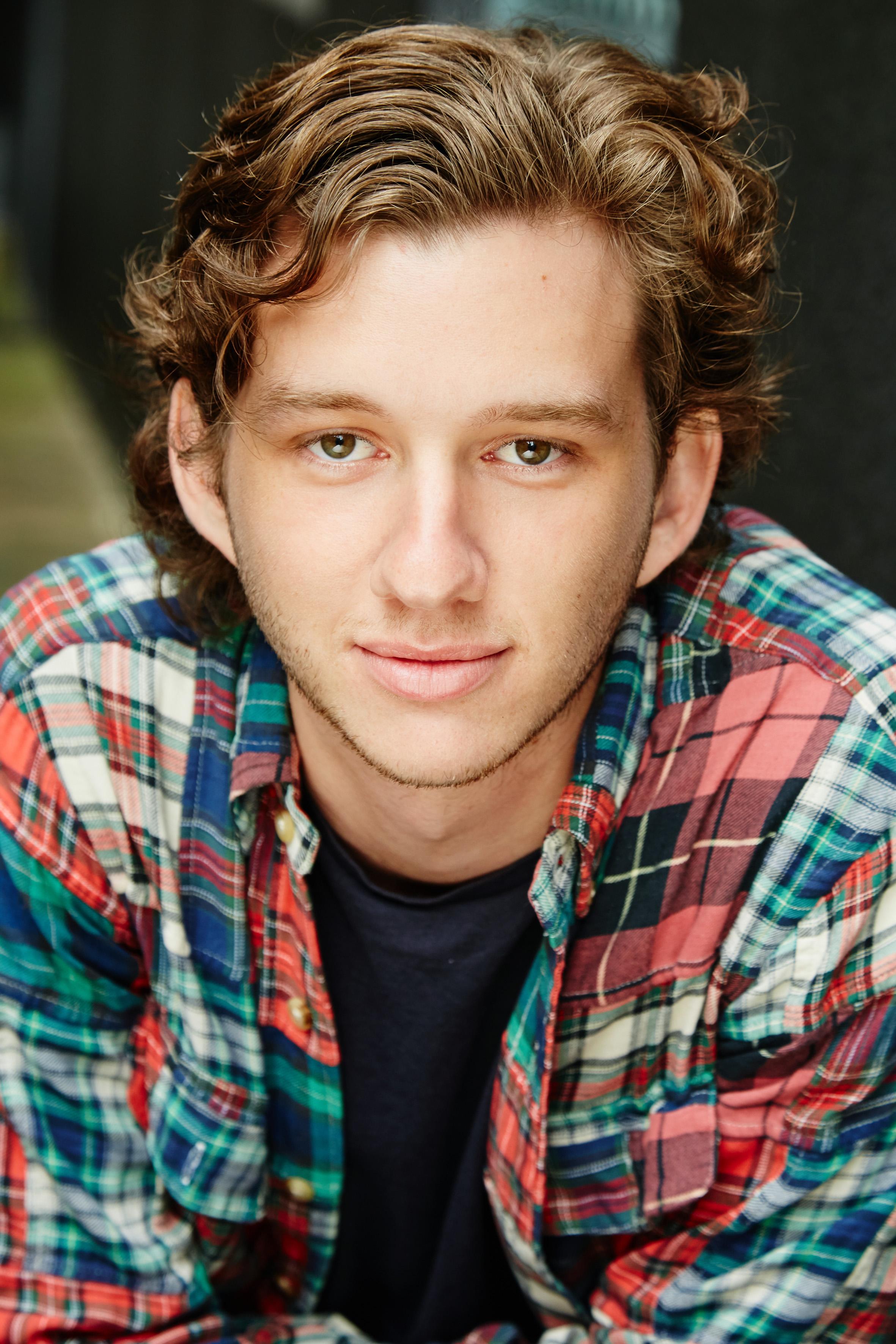 actor Mackenzie Fearnley large photo