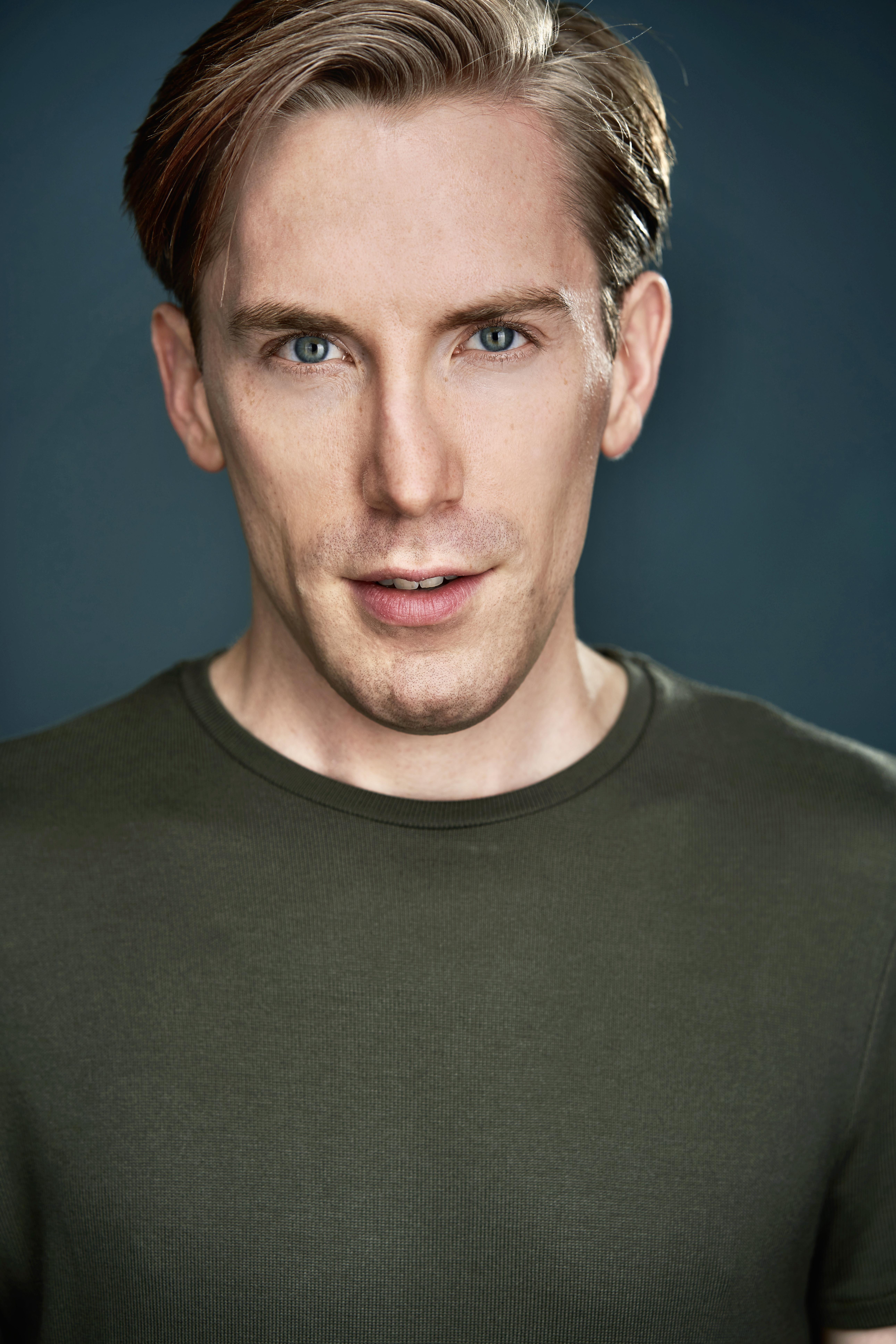 actor Ronald Woodhead large photo