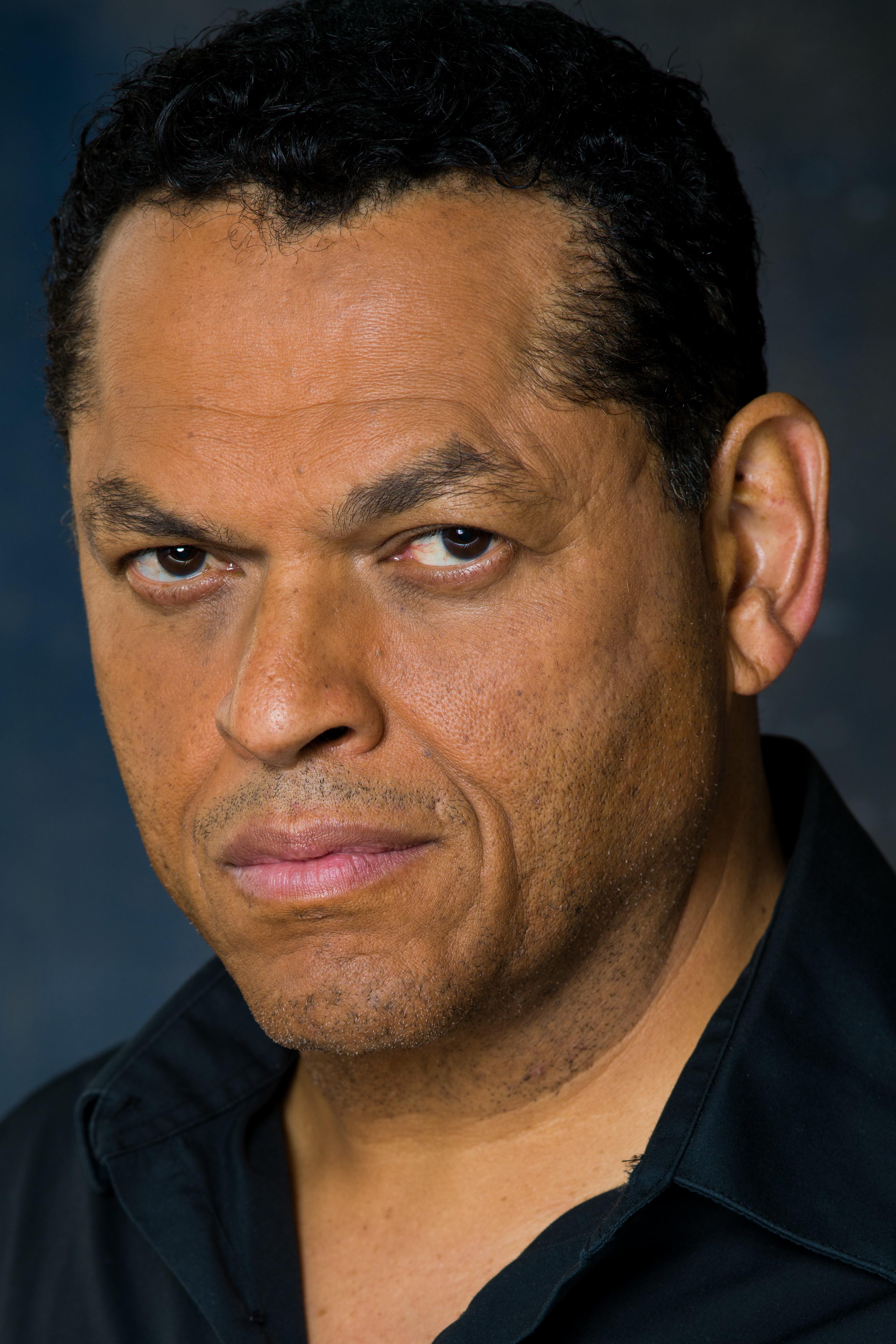 actor Jordan Preston large photo