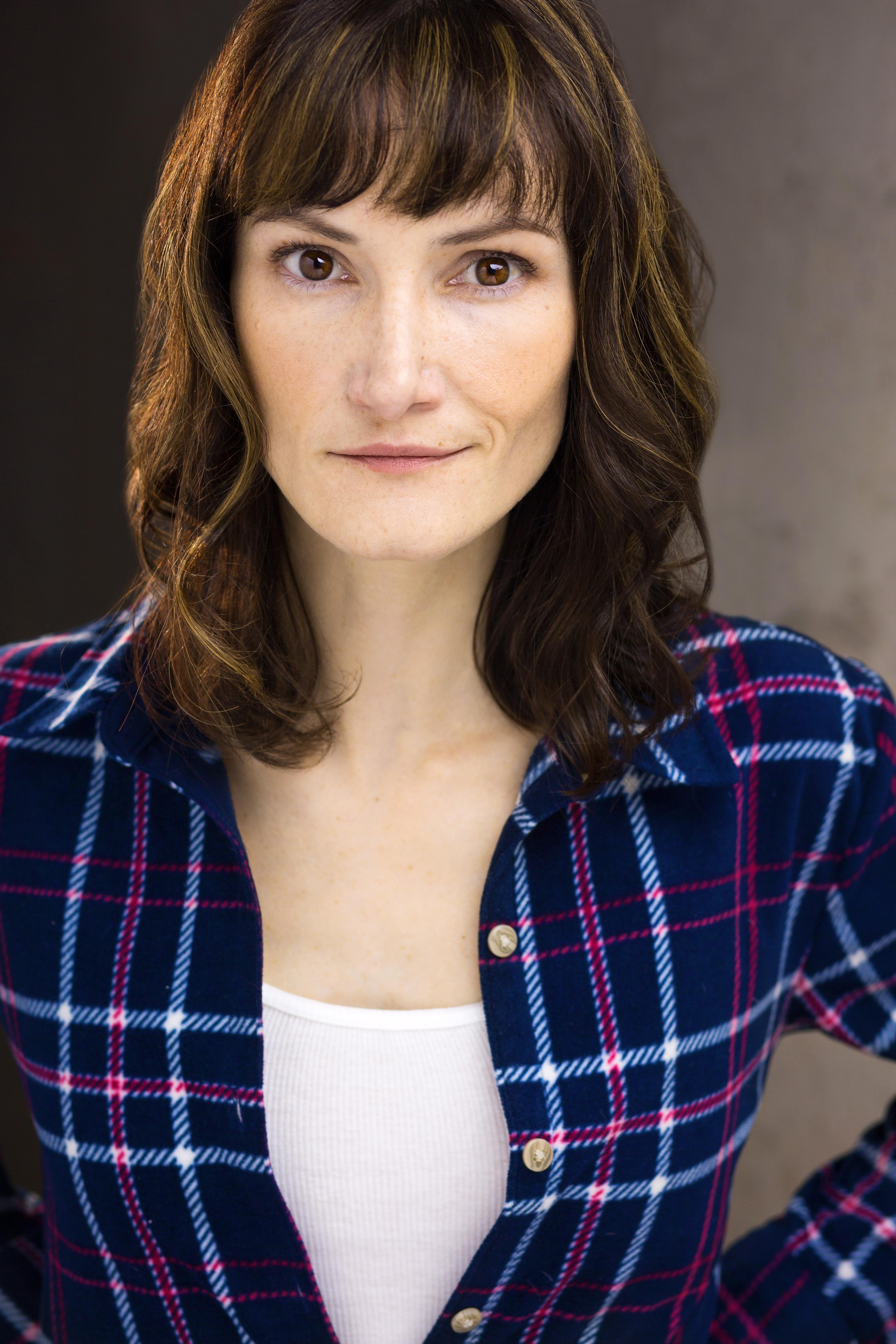 actor Elizabeth Houston large photo