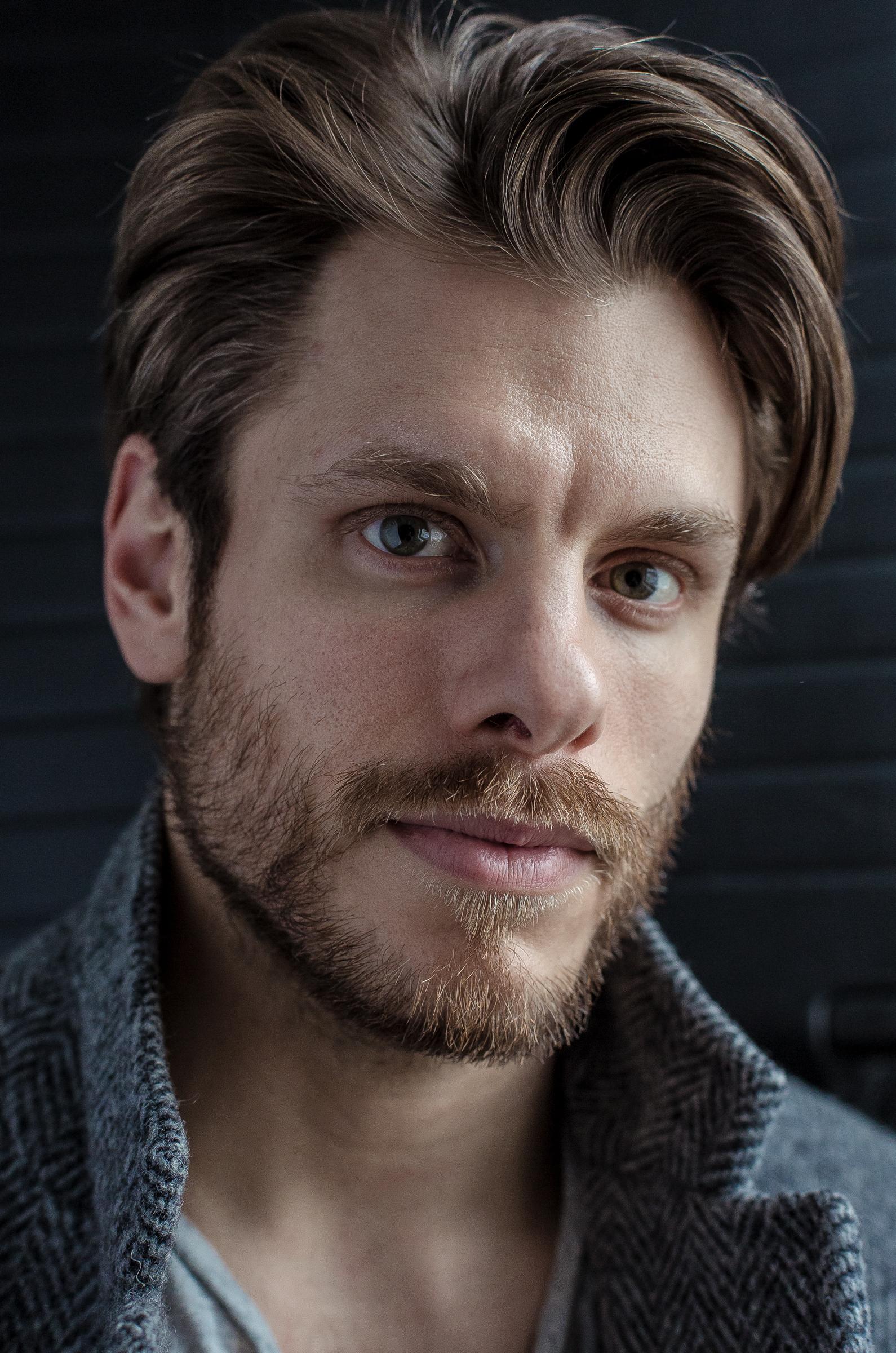 actor Shawn Thomas large photo