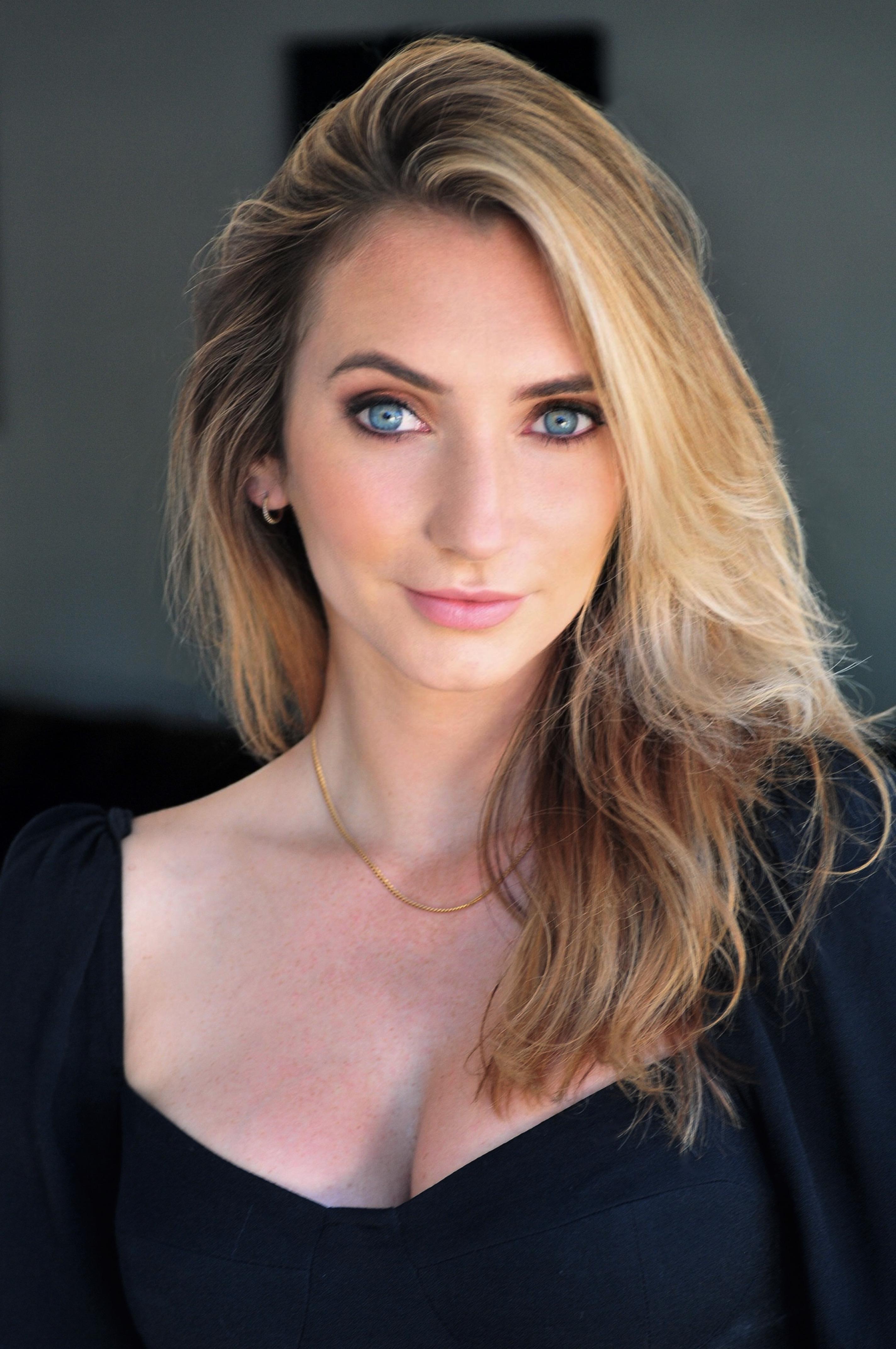 actor Britanni Johnson large photo