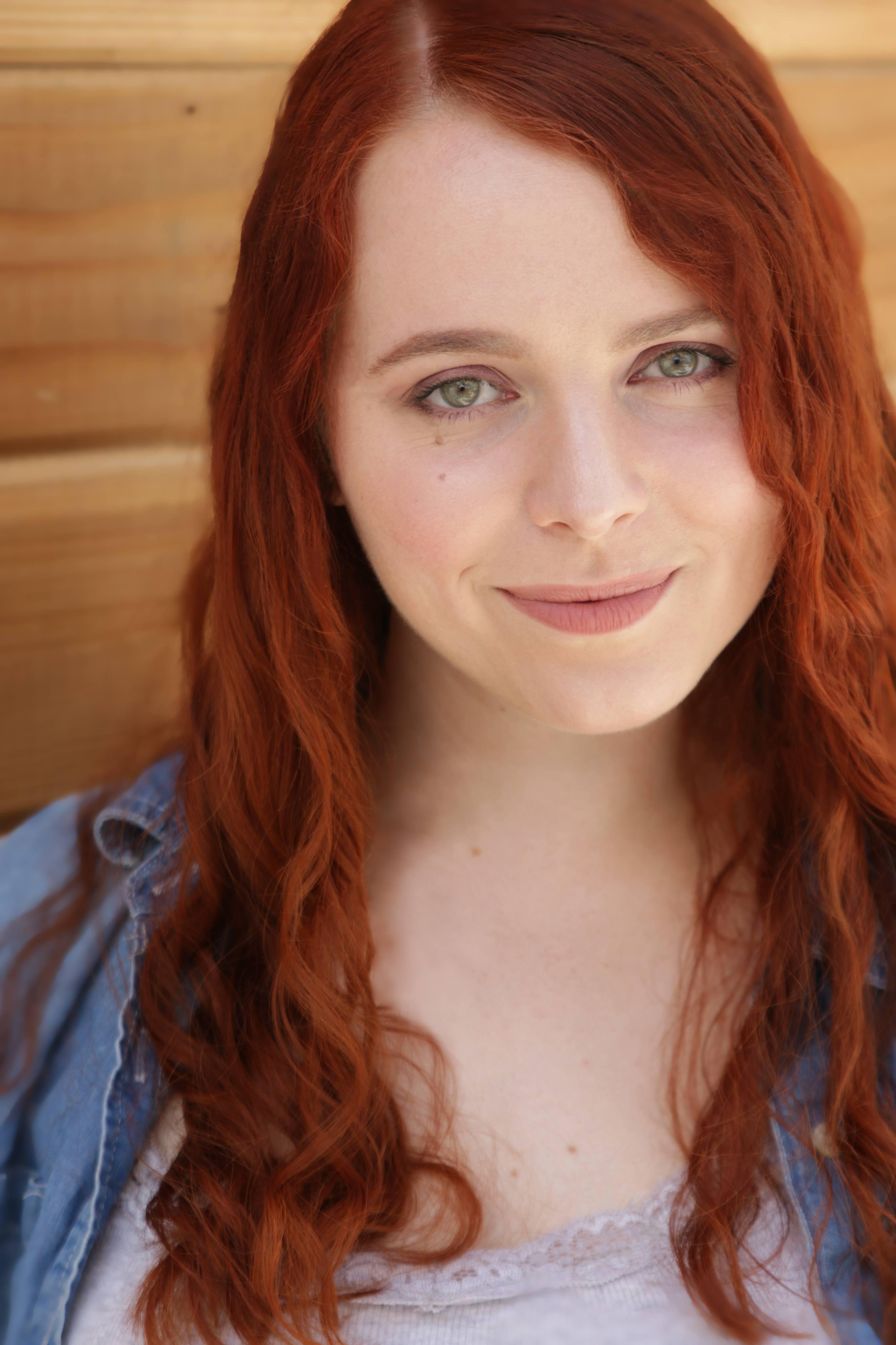 actor Kayla McDonald large photo