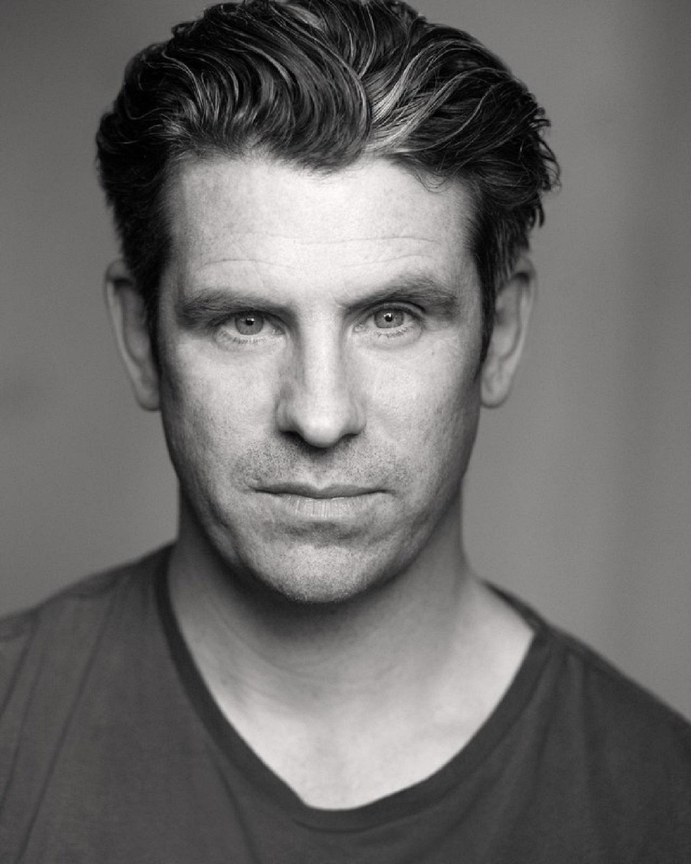 actor Dan Renton Skinner large photo