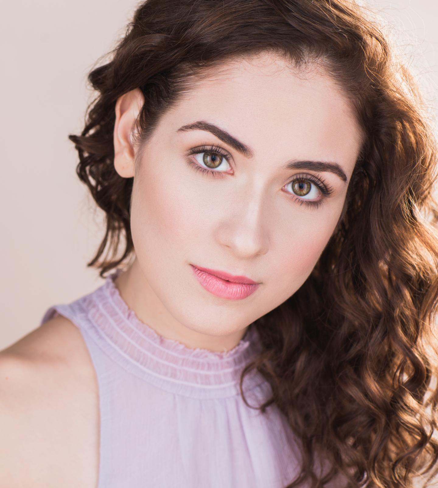 actor Allison Strong large photo