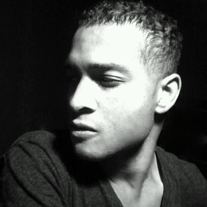 actor Derick Bell large photo