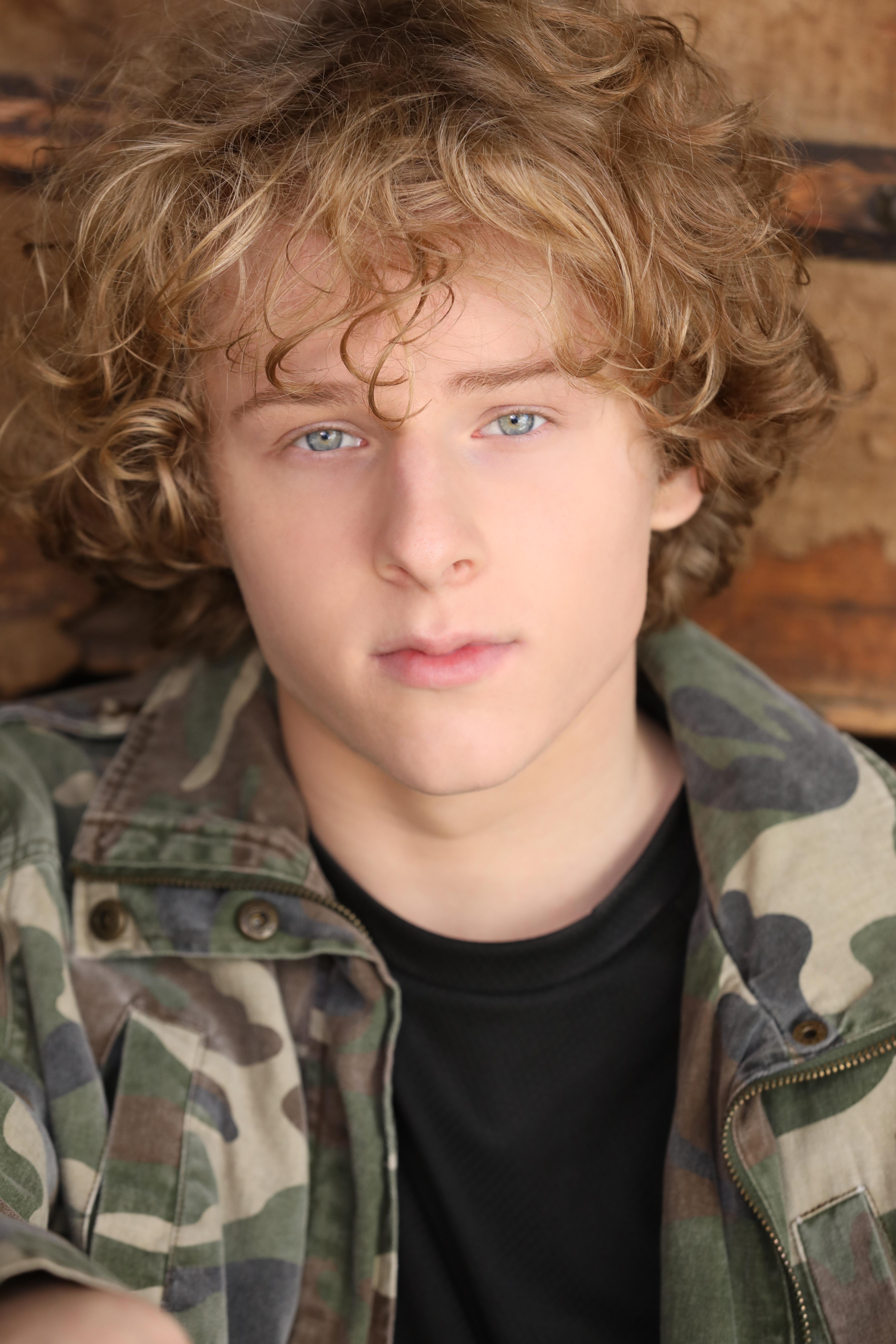 actor Lev Cameron large photo