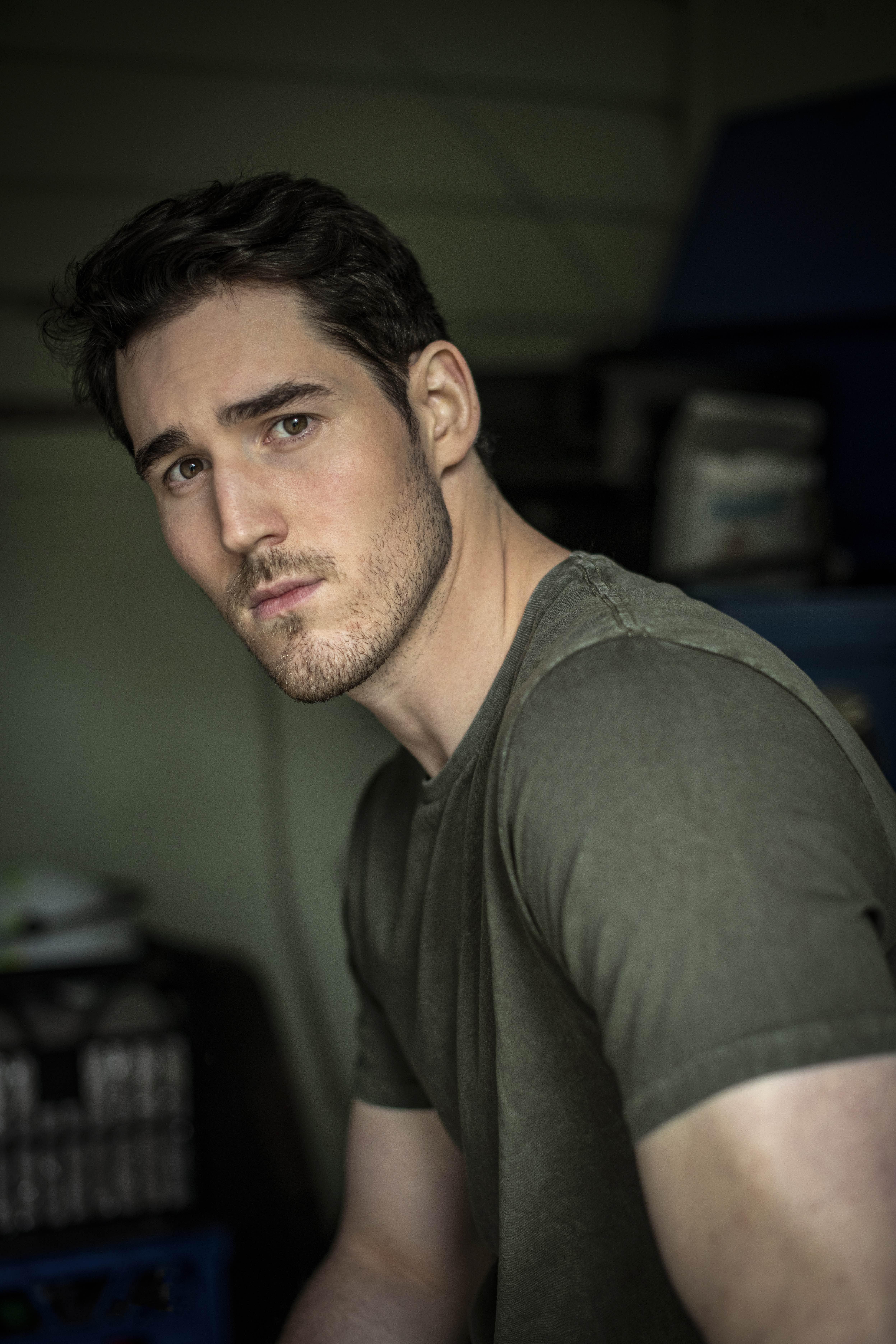 actor Noah Fowler large photo