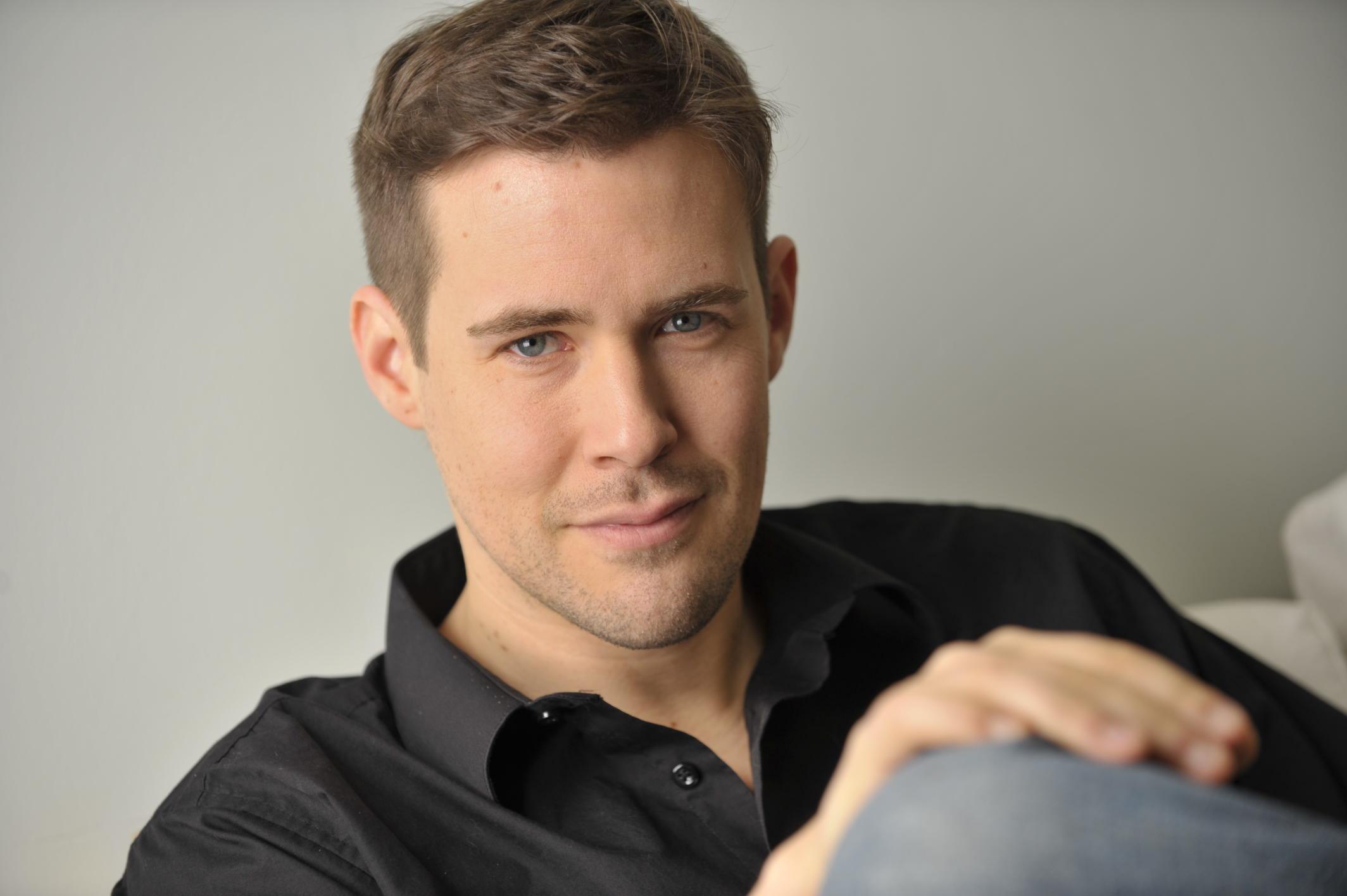 actor Joshua Koopman large photo