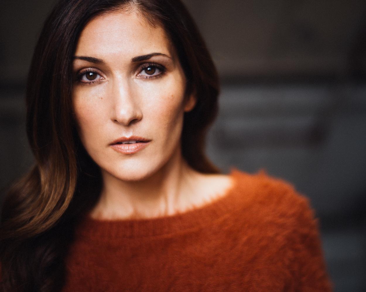 actor Christine Altan large photo