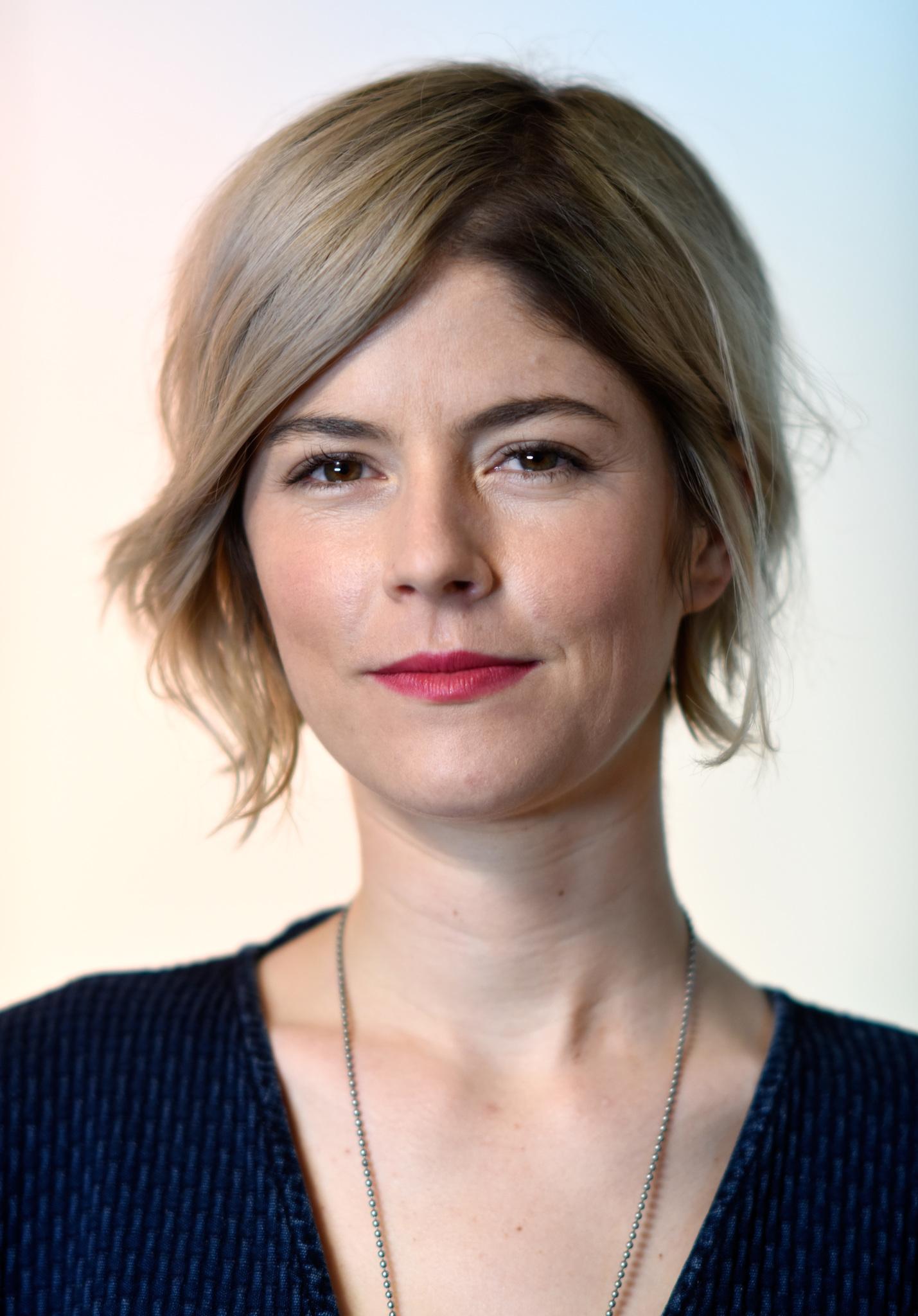 actor Jennifer Allcott large photo