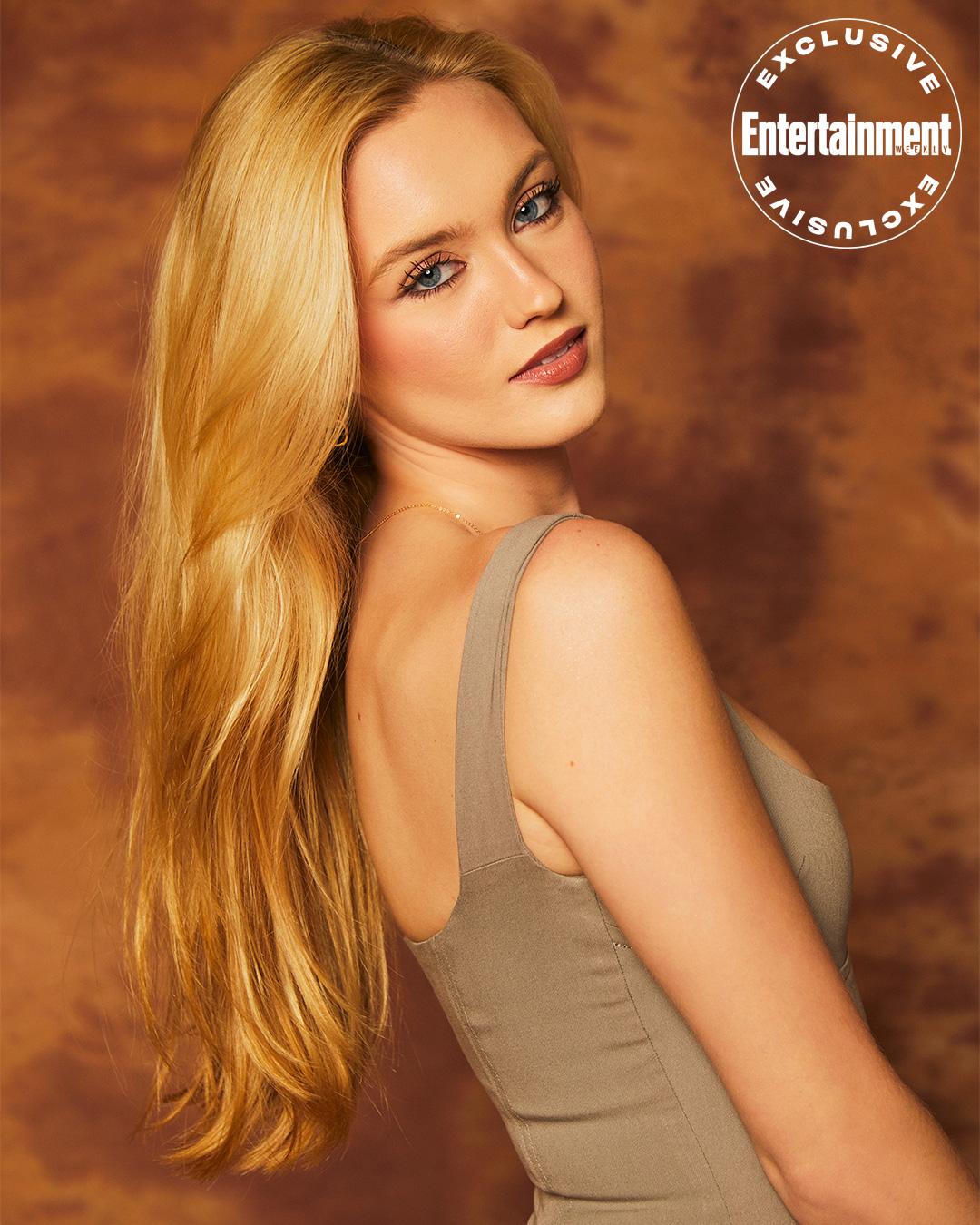 actor Chloe Rose Robertson large photo