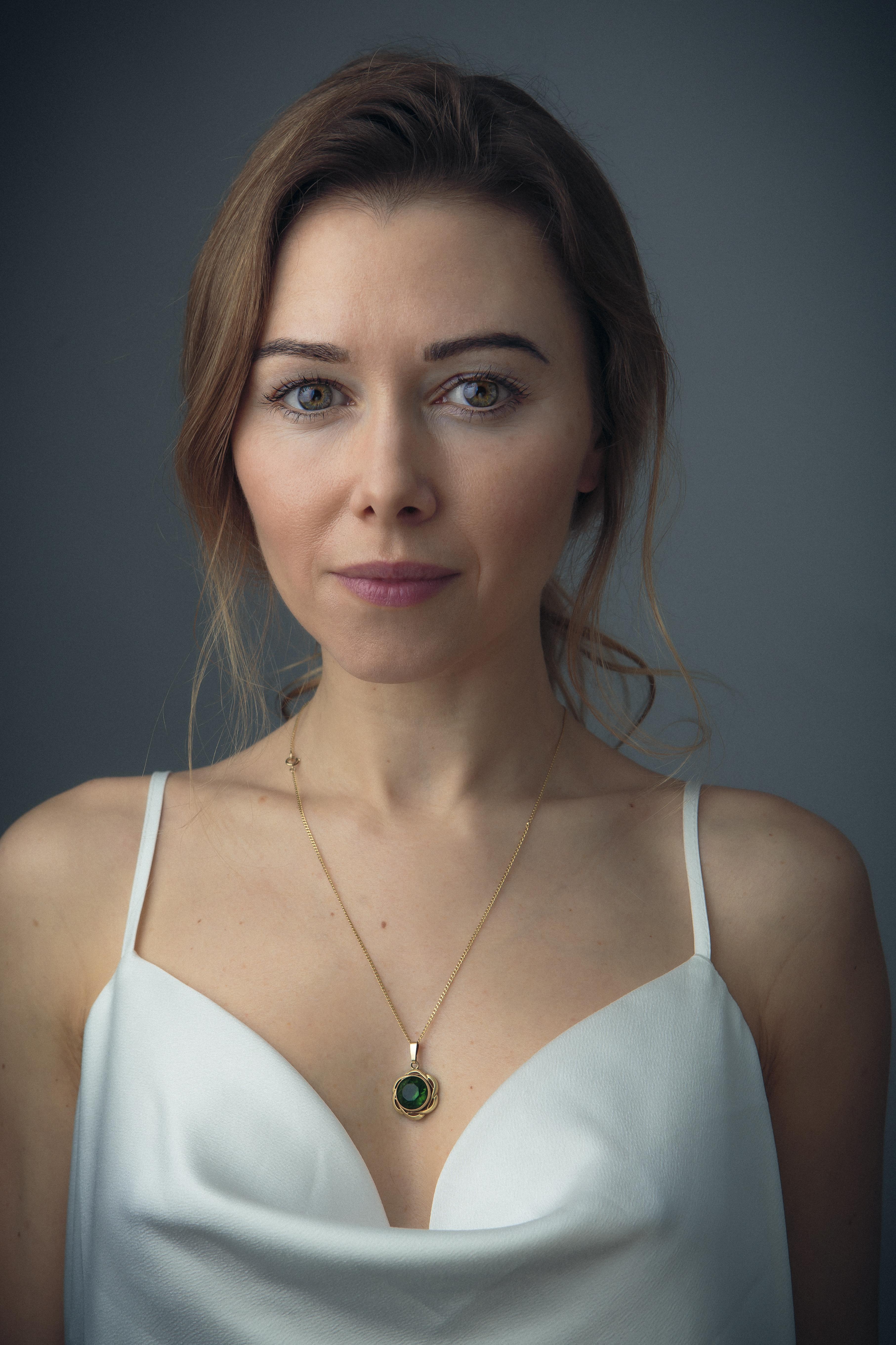 actor Sarah Alexandra Marks large photo