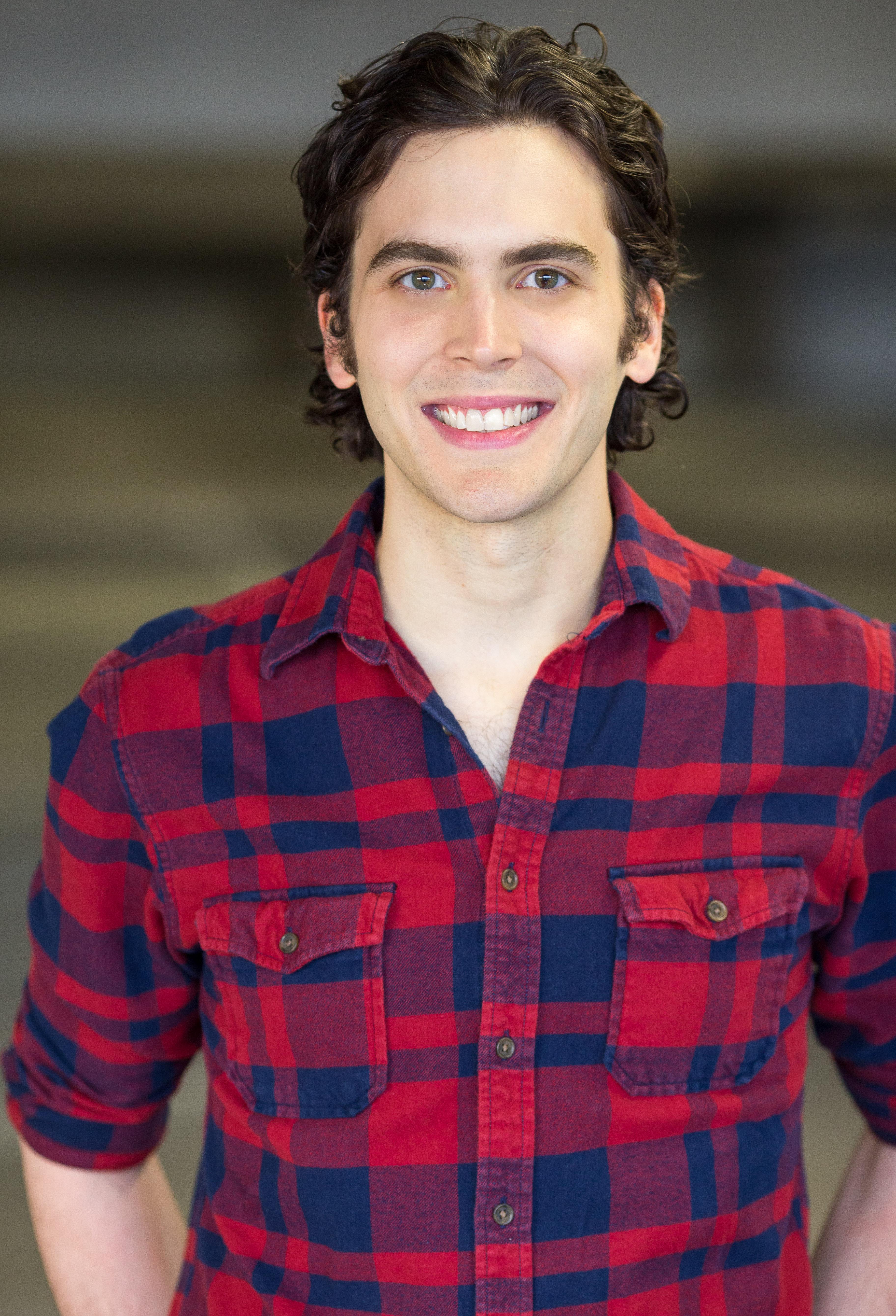 actor Aaron Arnold large photo