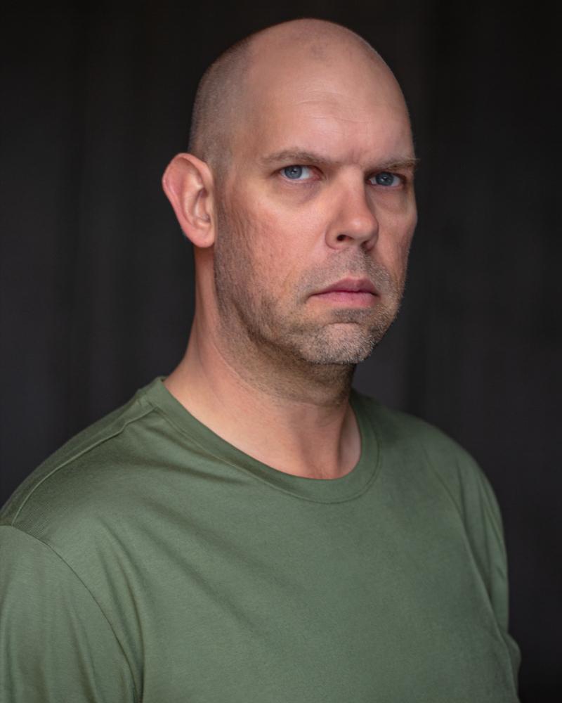 actor Rick Vaveliuk large photo