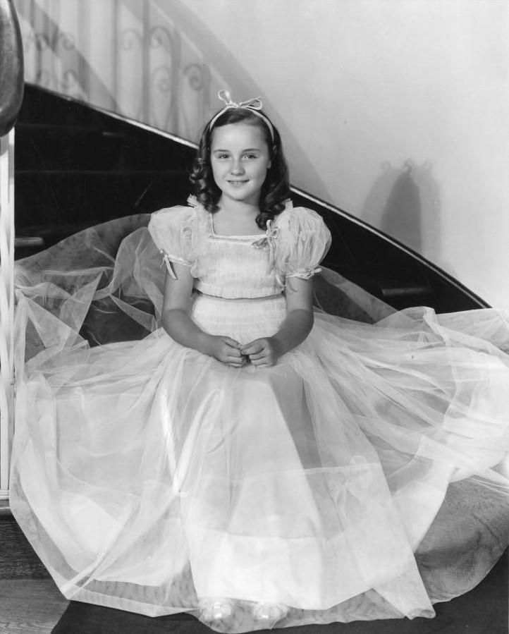 actor Carol Ann Beery large photo