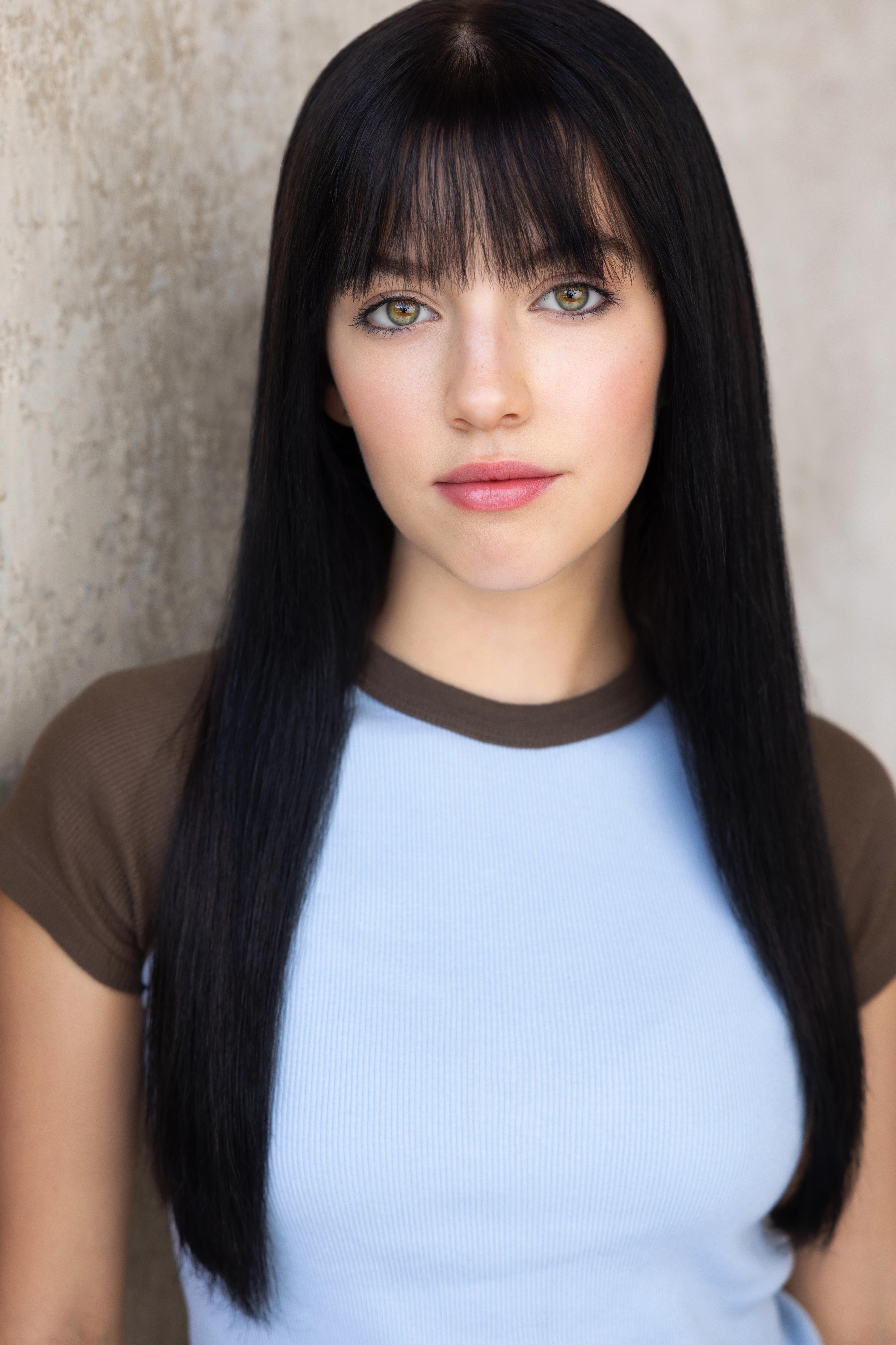 actor Ava Grace large photo