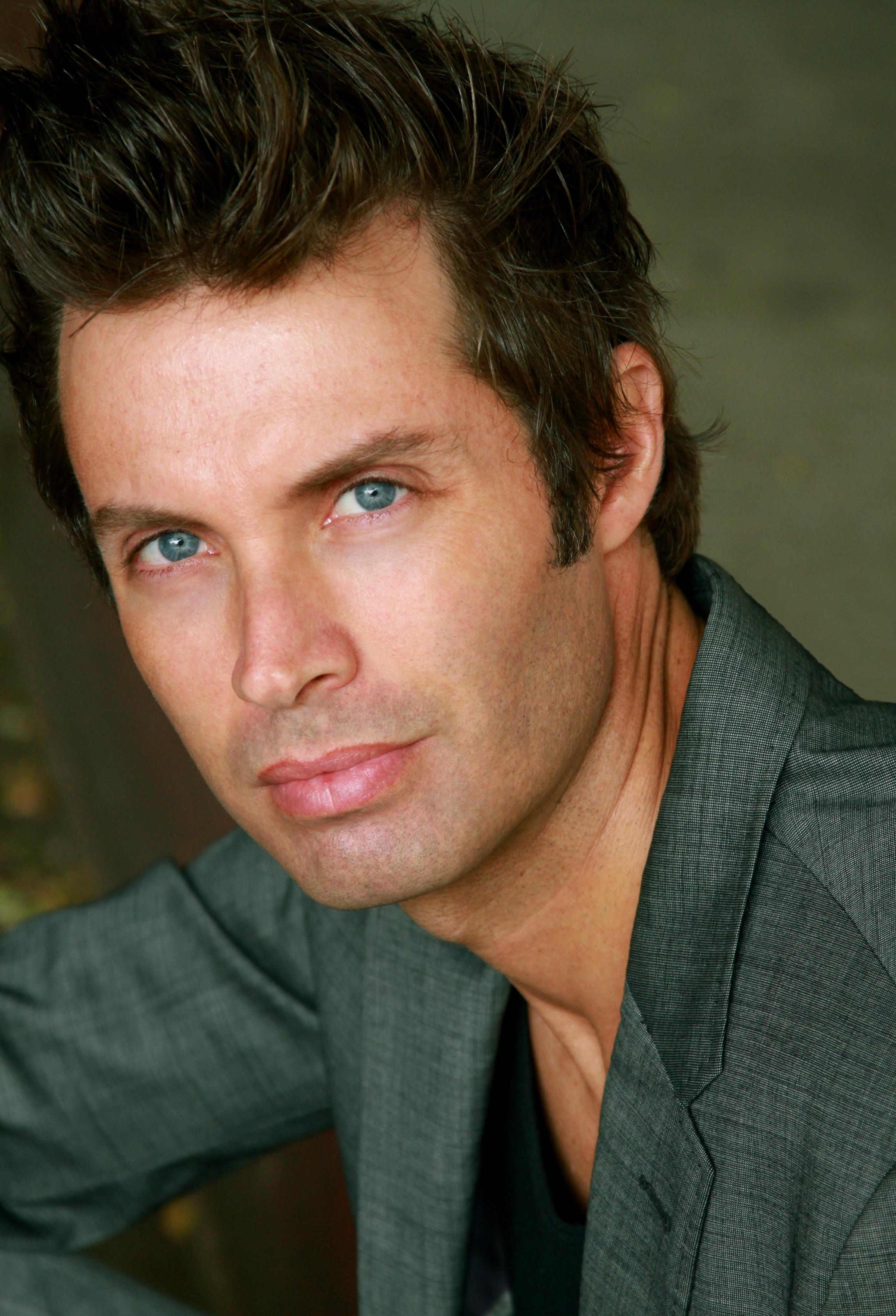 actor Sean Andrews large photo