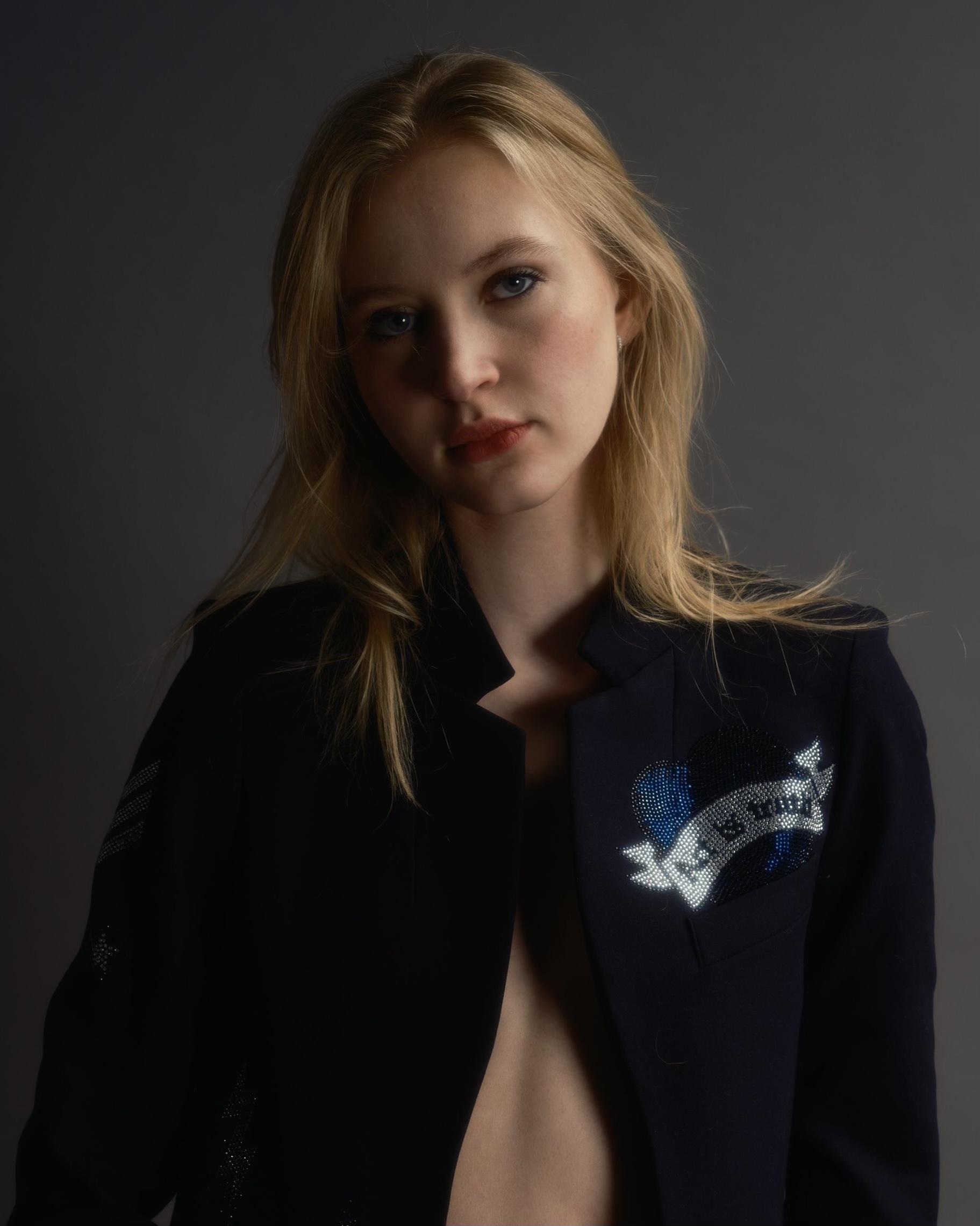 actor Lily Keene large photo