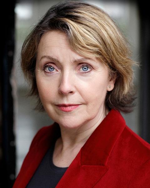 actor Karen Ascoe large photo