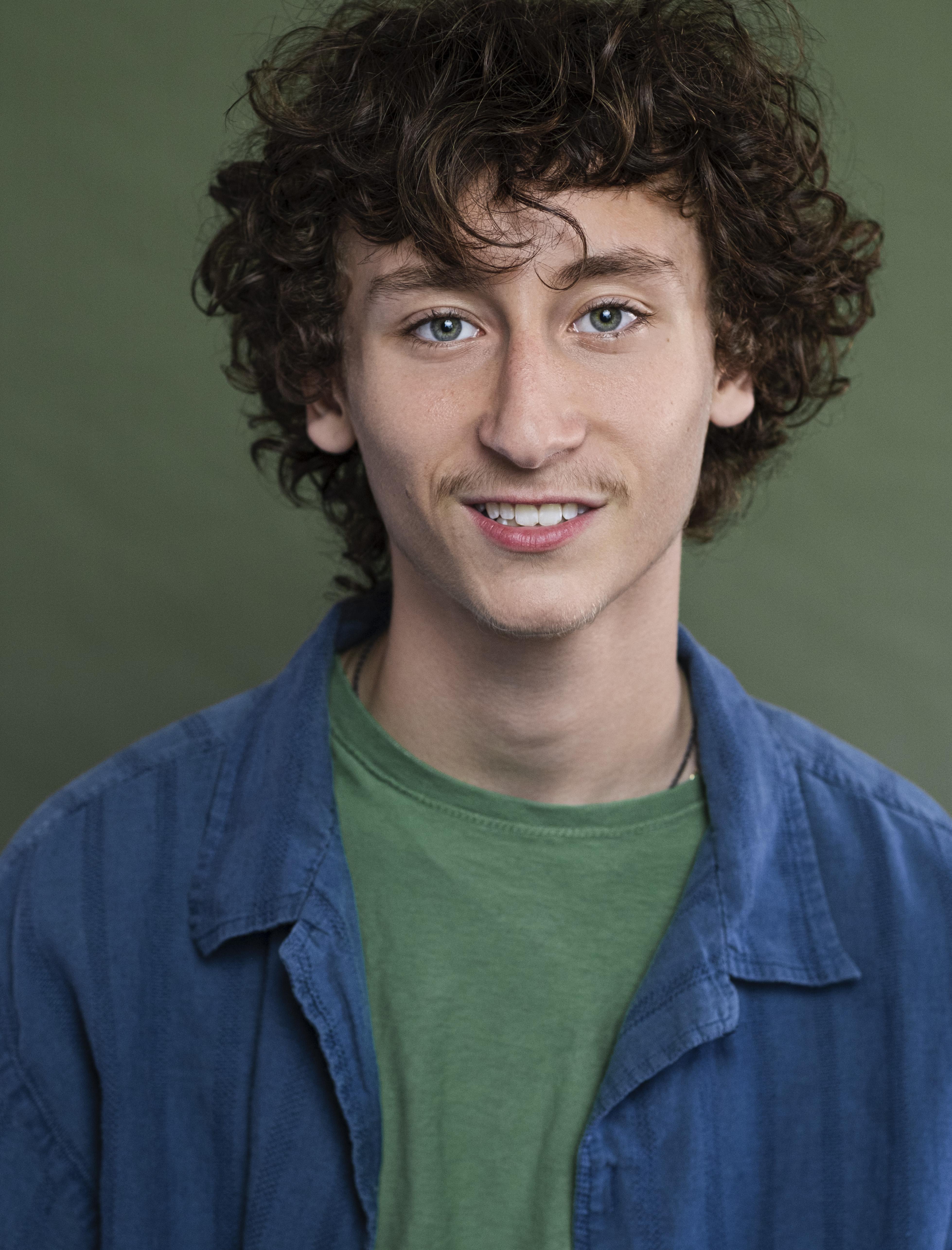 actor Shane Almagor large photo