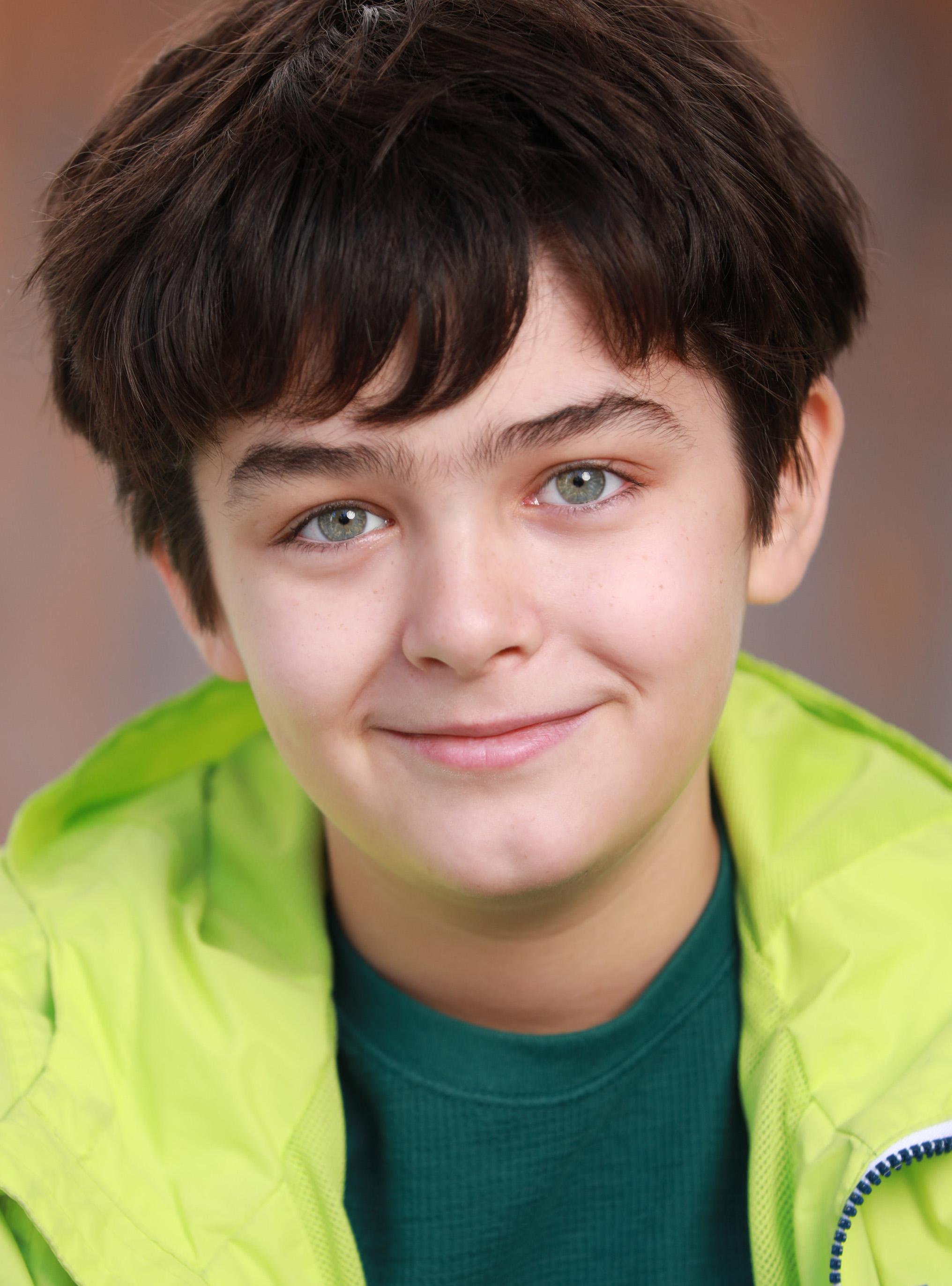 actor Oz Kalvan large photo