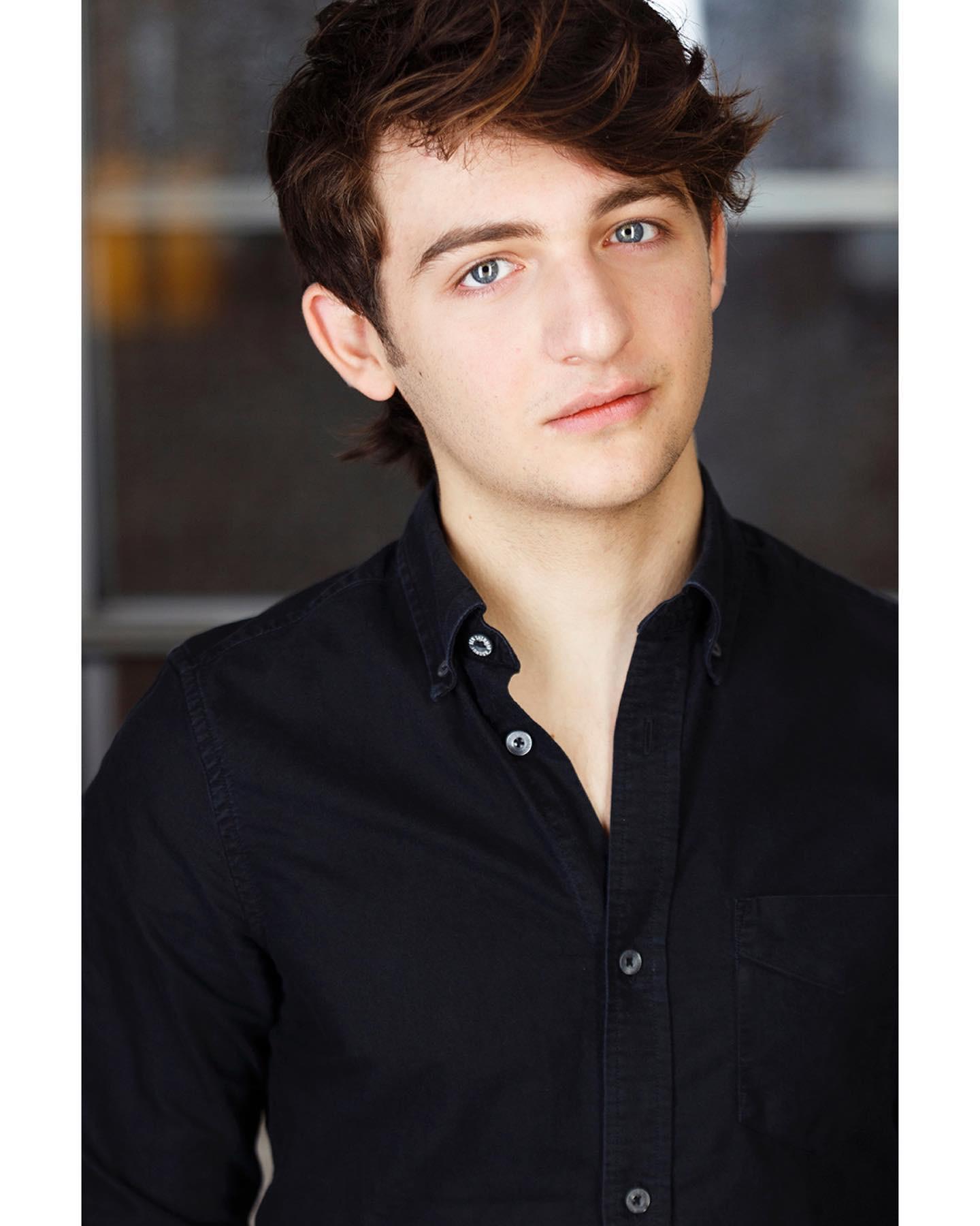 actor Julian Shatkin large photo