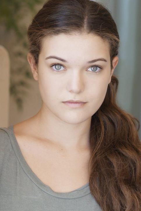 actor Amanda Pace large photo