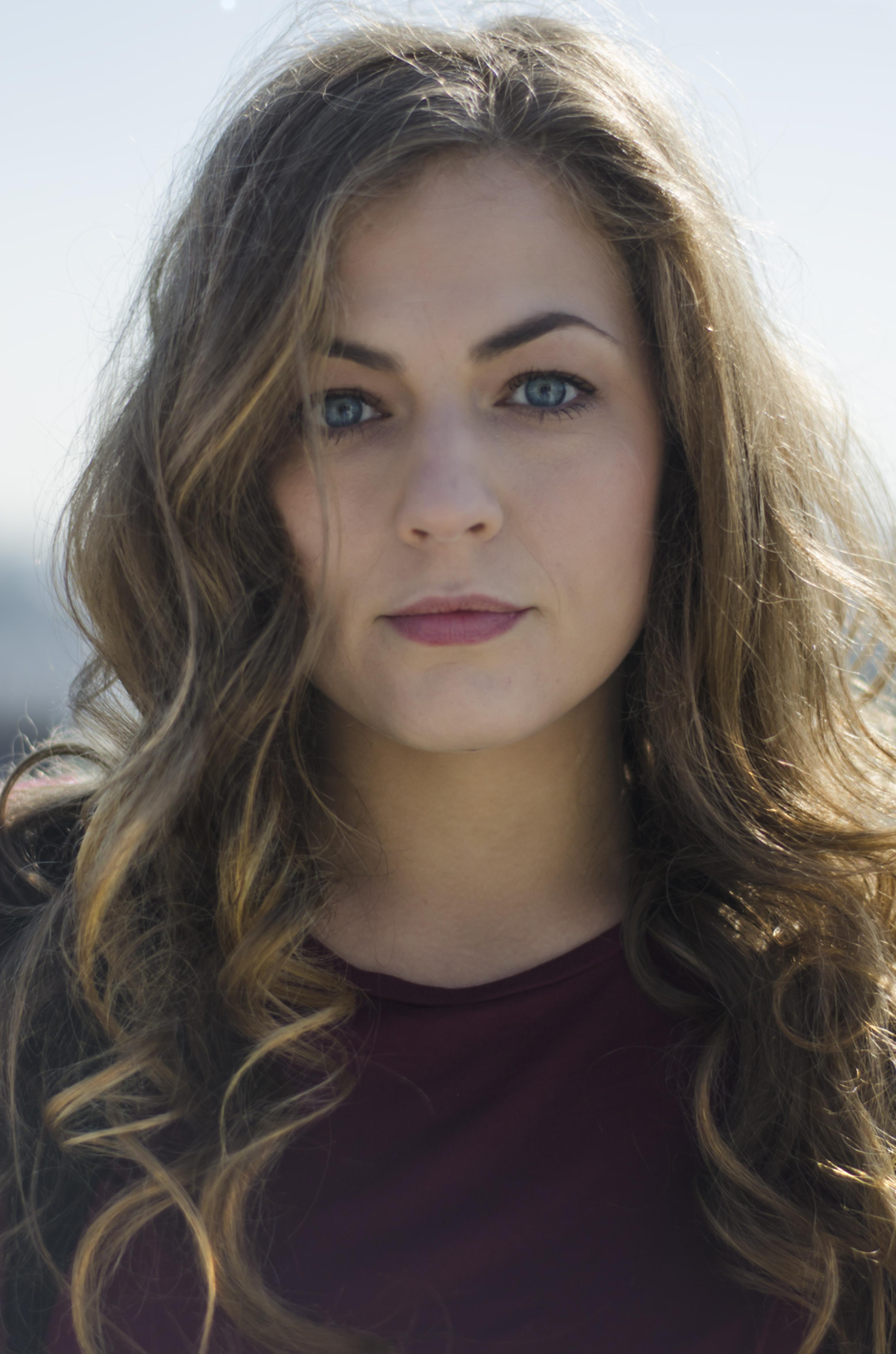 actor Frances Lefebure large photo