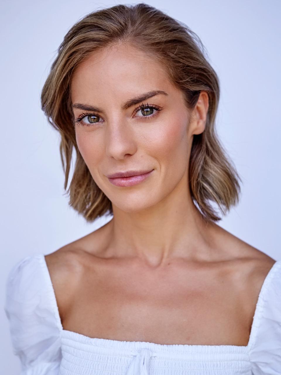 actor Cate O'Connor large photo