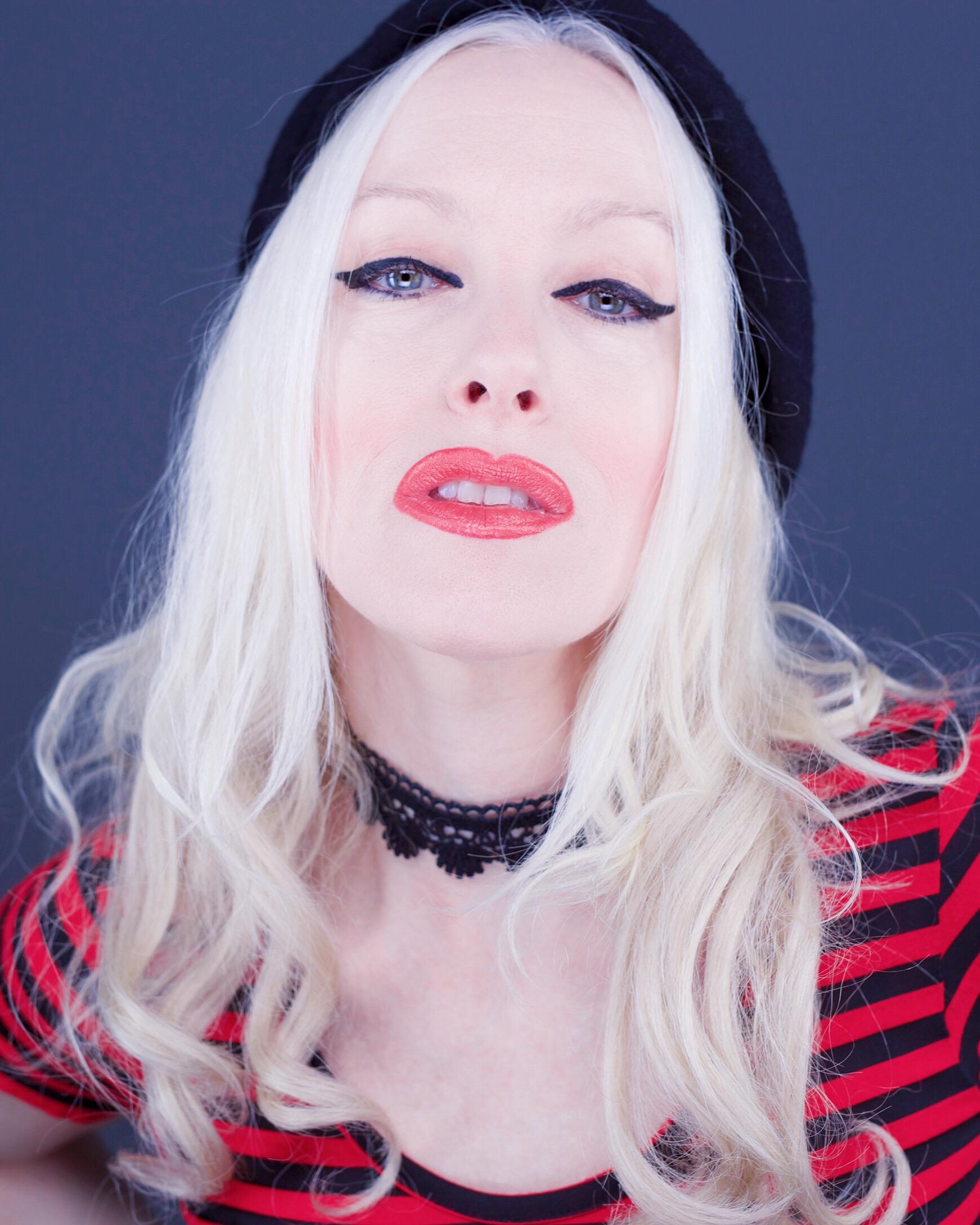 actor Vitta Quinn large photo