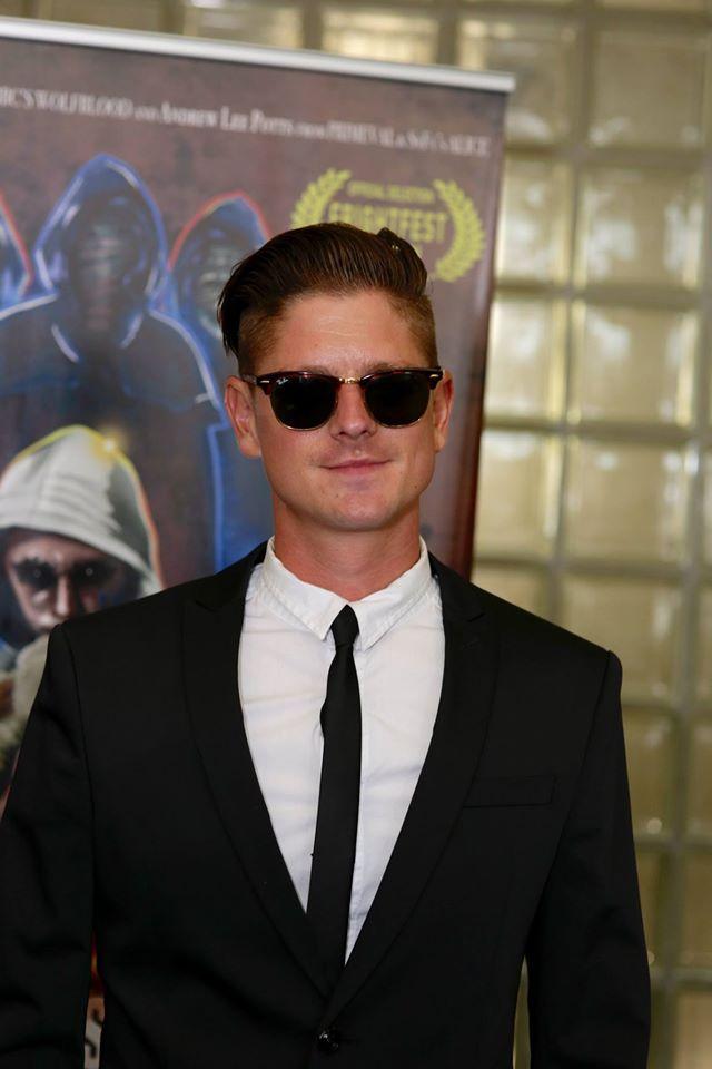 actor Robert Lowe large photo