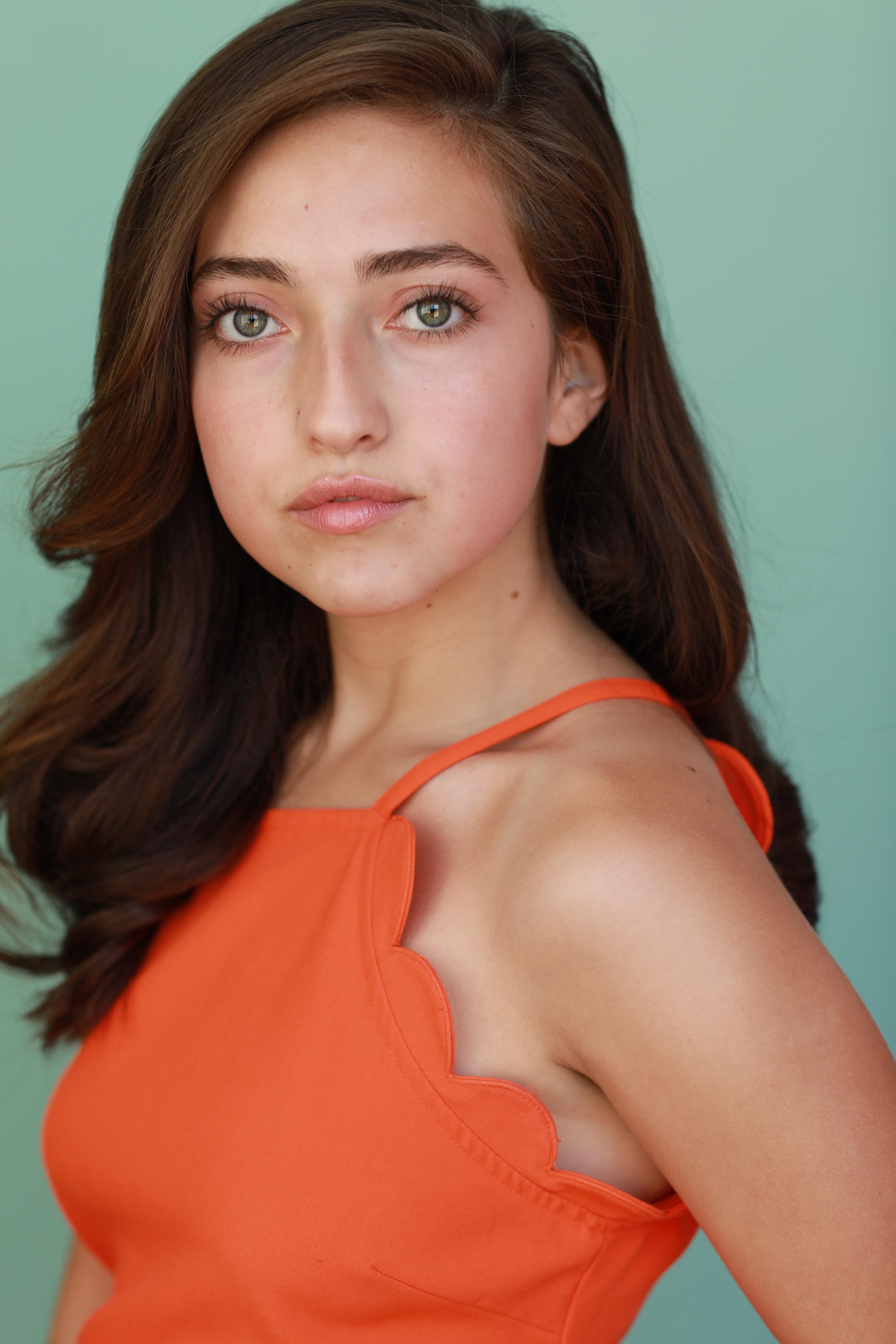 actor Kylie Acuña large photo