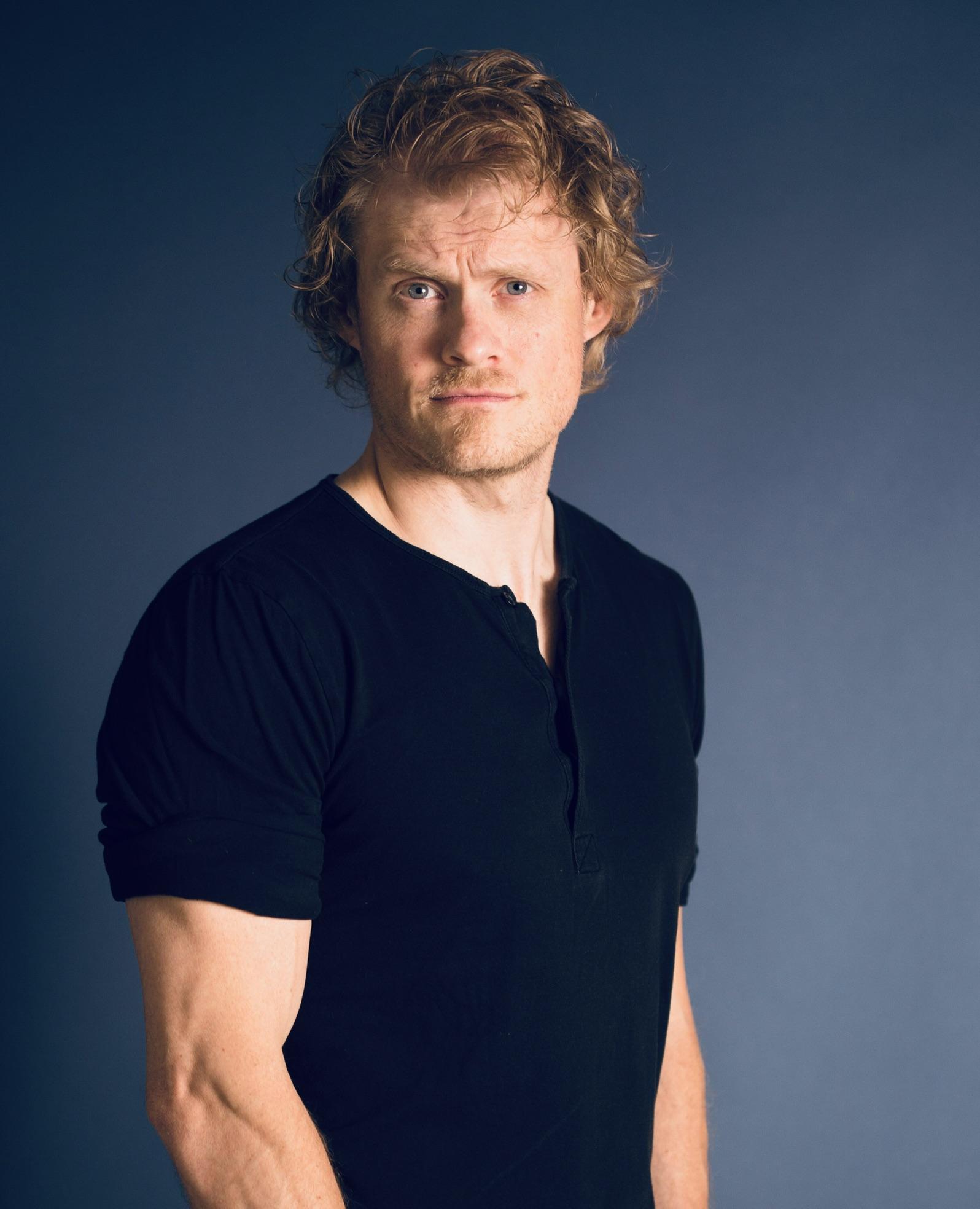 actor Matt Roy large photo