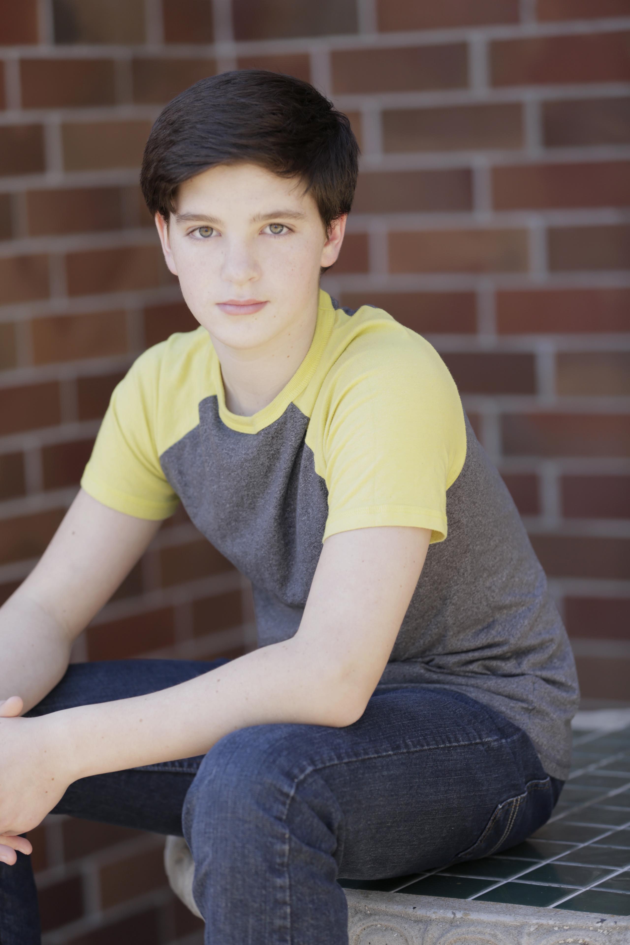 actor Simon Lathrop large photo