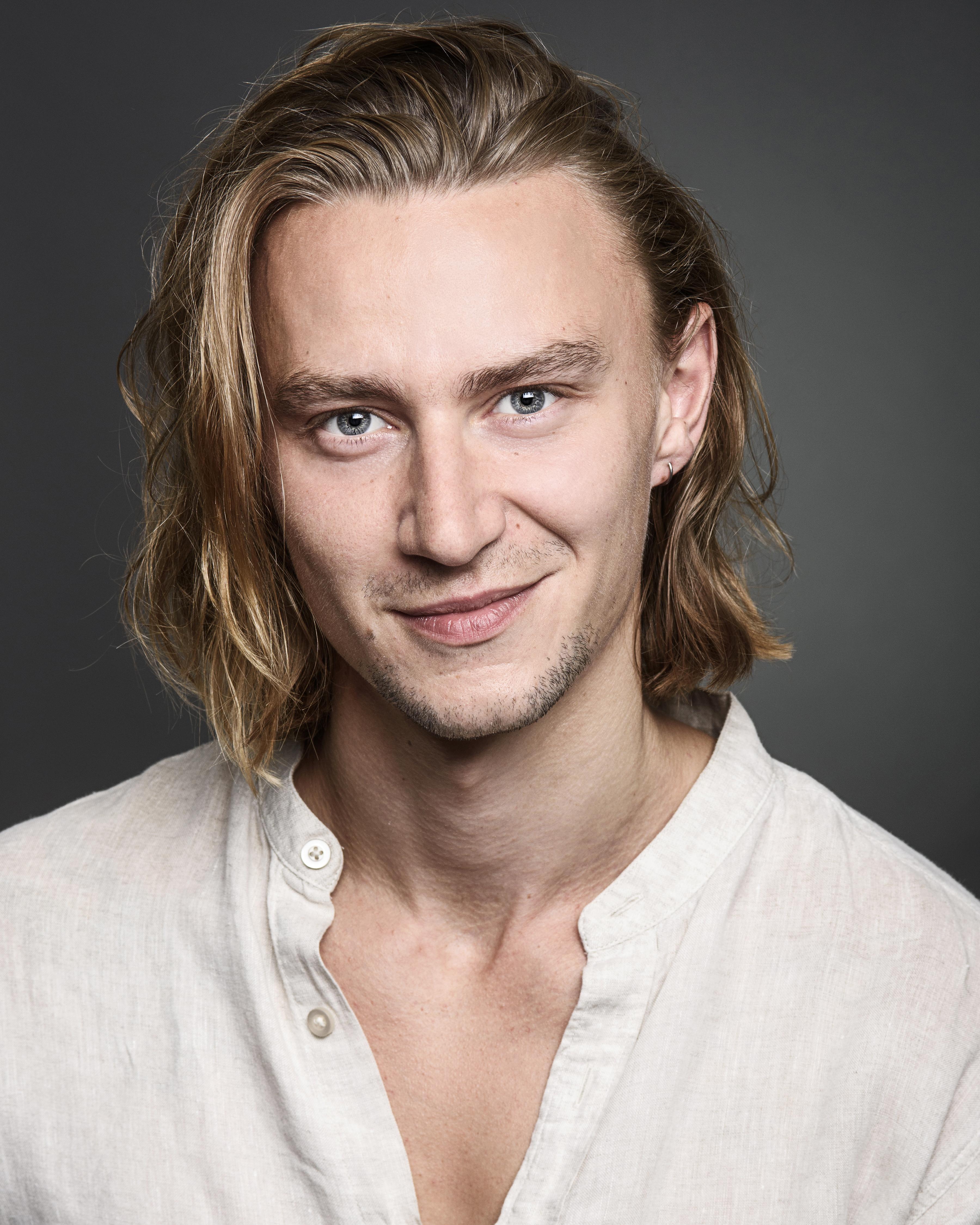 actor James Knapp large photo