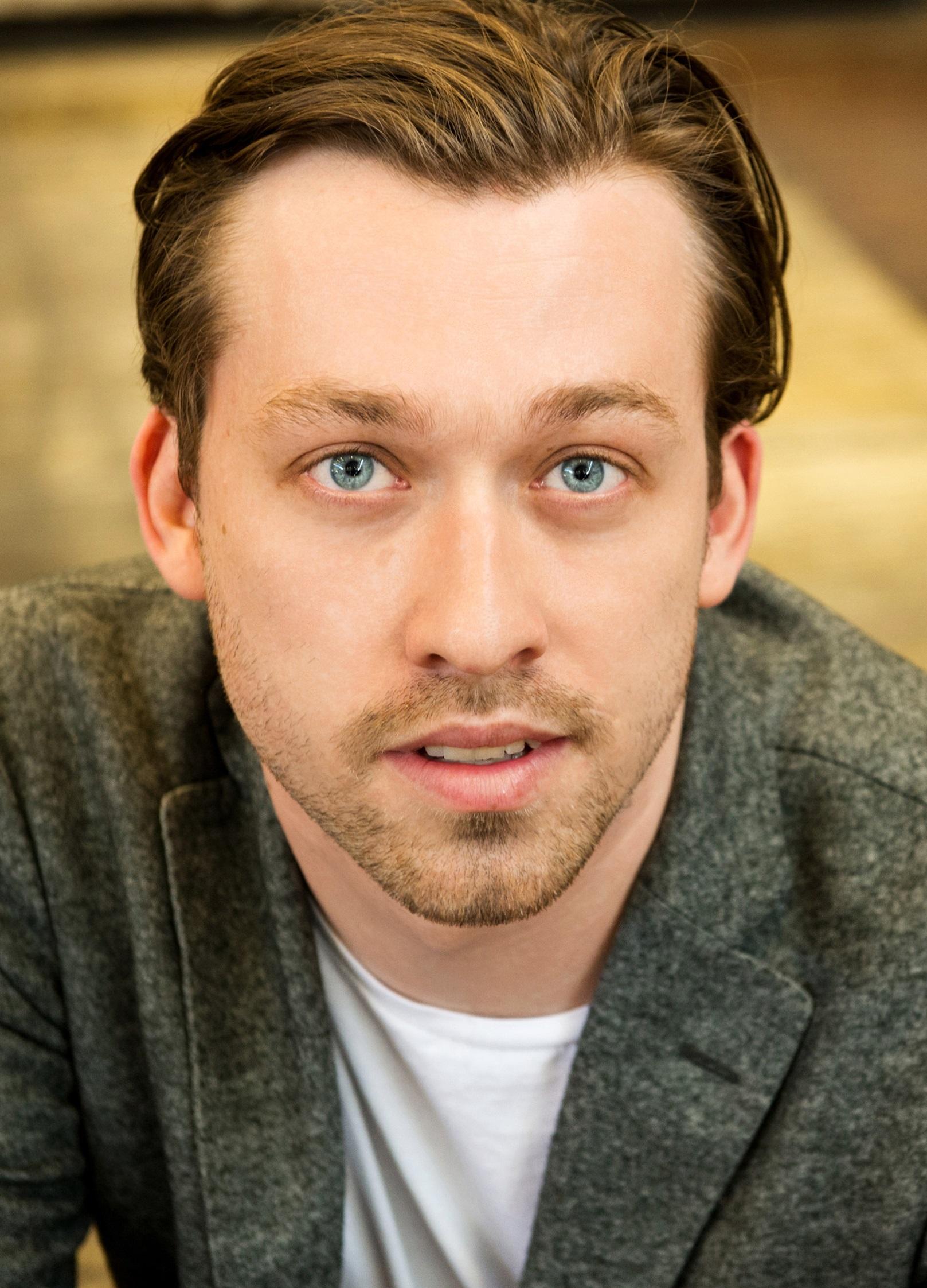 actor Simon Stone large photo