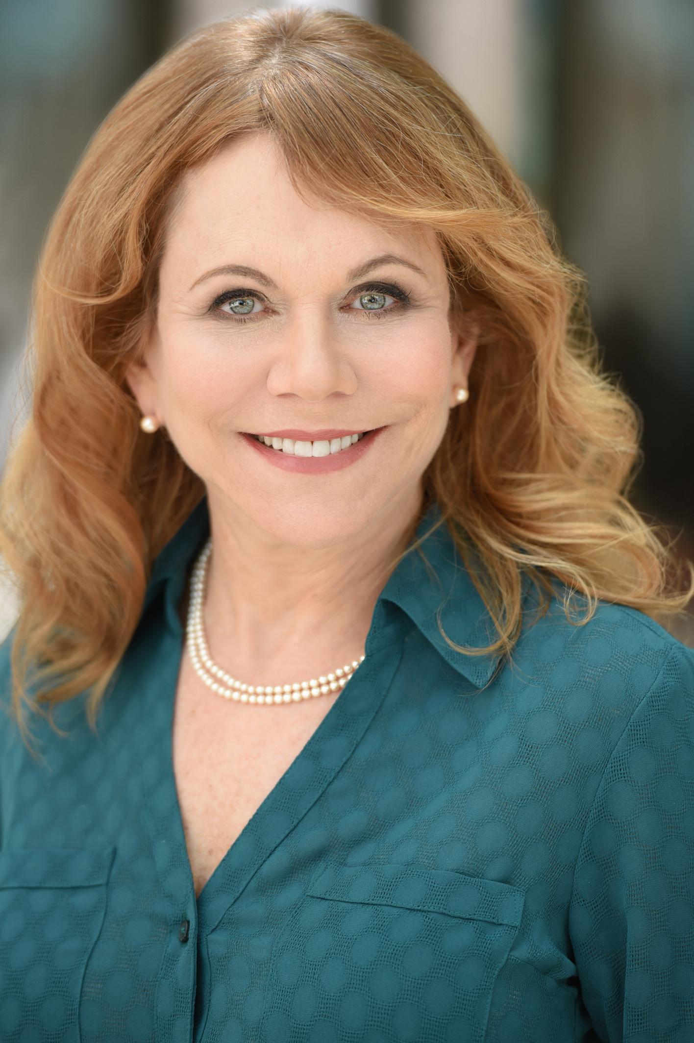 actor Julie Chapin large photo