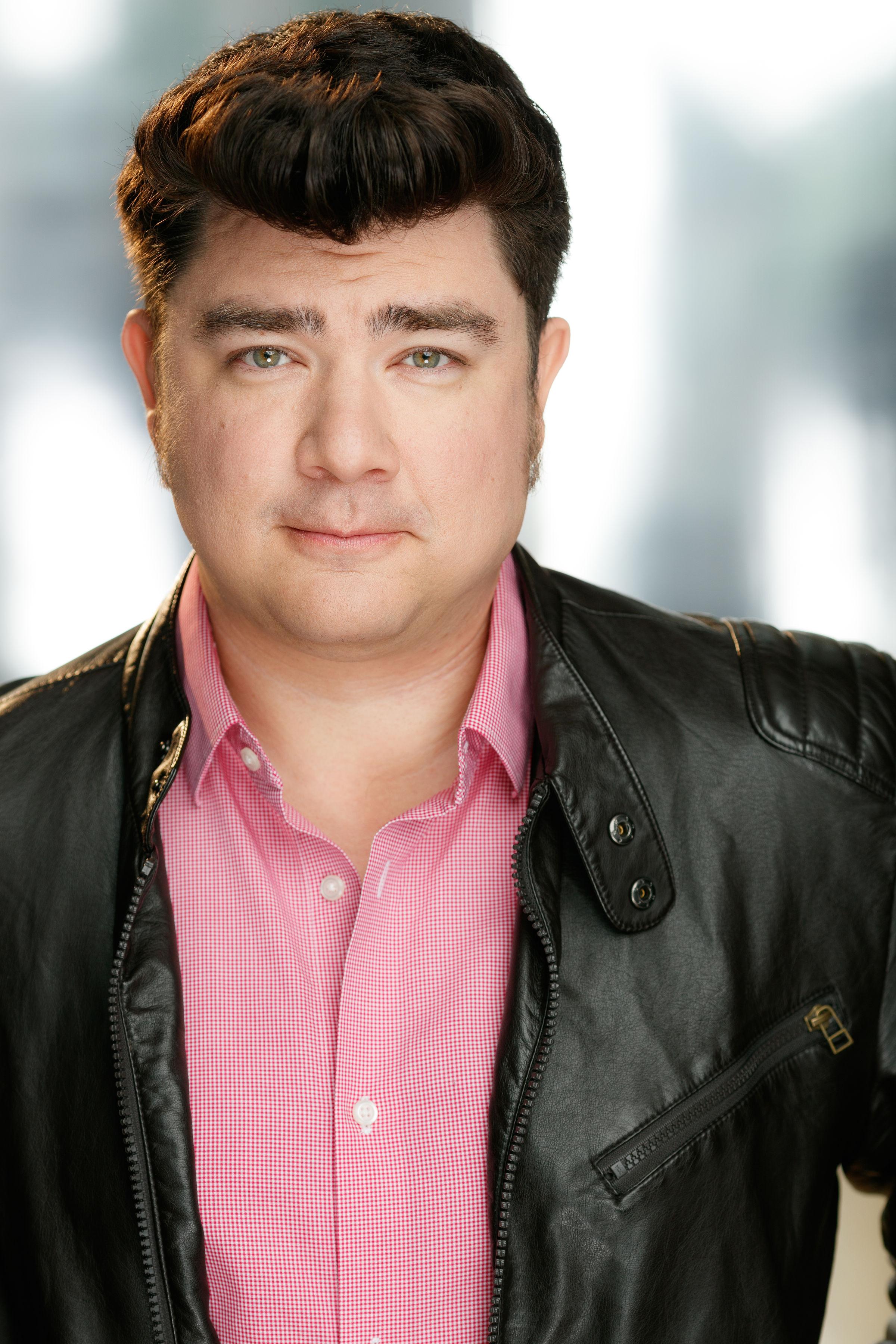 actor Alex Enriquez large photo