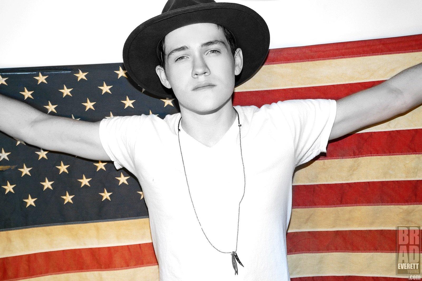 actor Jonathon McClendon large photo