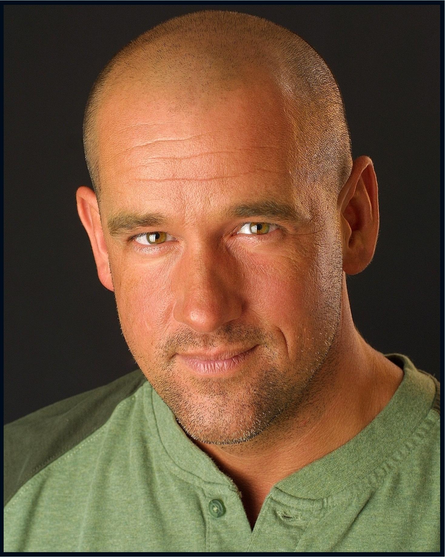 actor Kenneth Wayne Bradley large photo