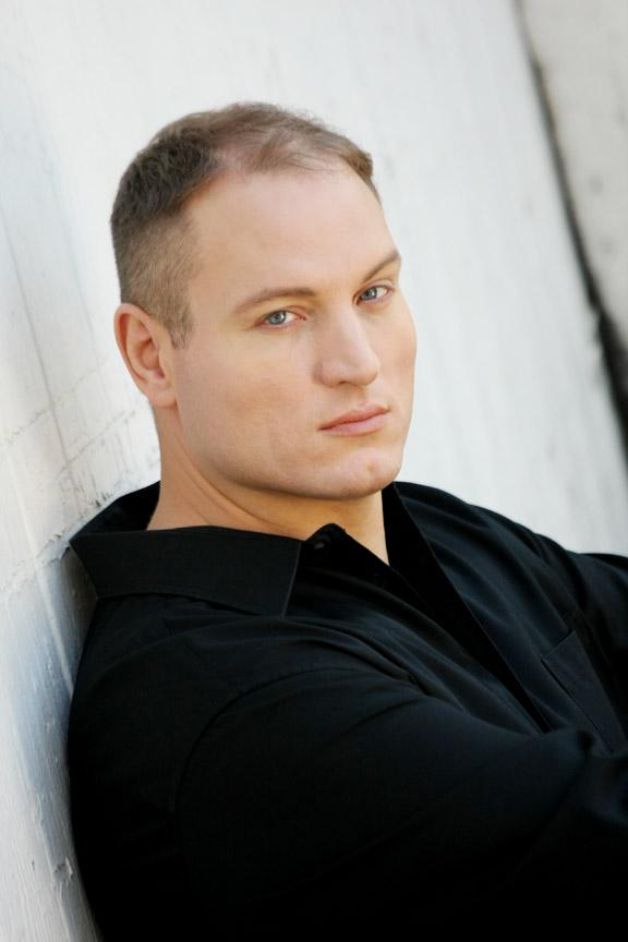 actor Andre Tricoteux large photo